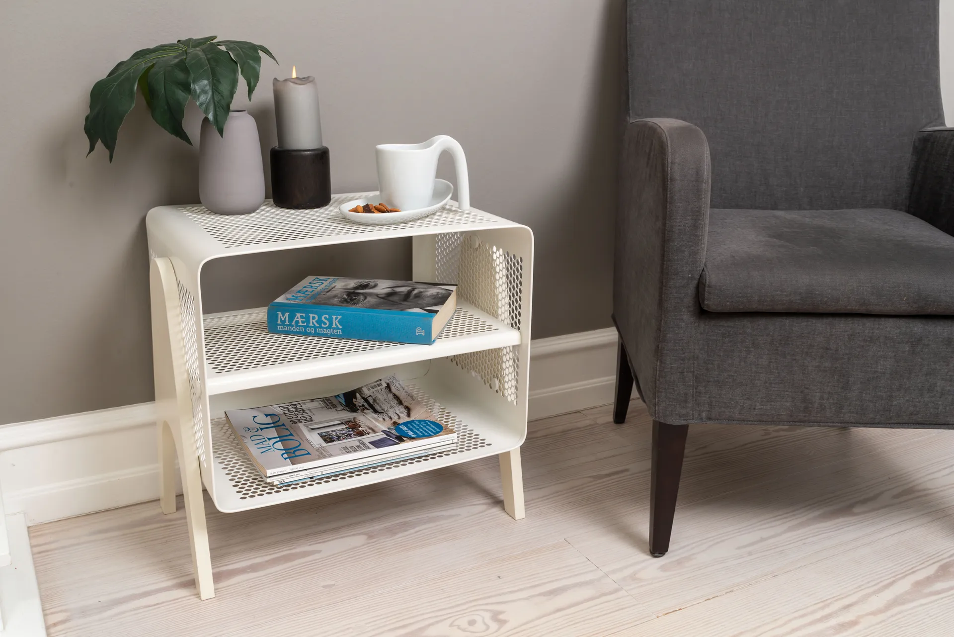 Tica hylly small, Mat white tica copenhagen