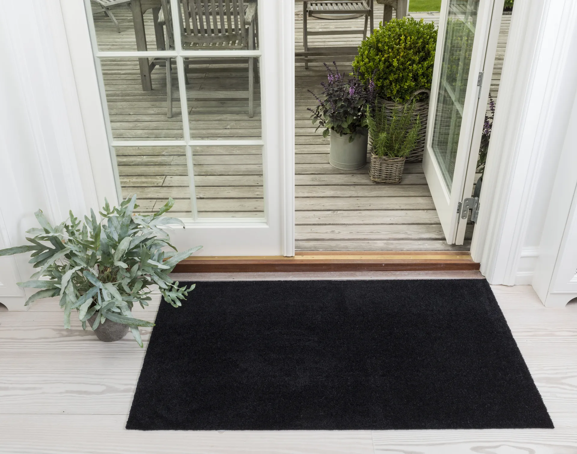 Unicolor käytävämatto, Black, 67 x 120 cm tica copenhagen