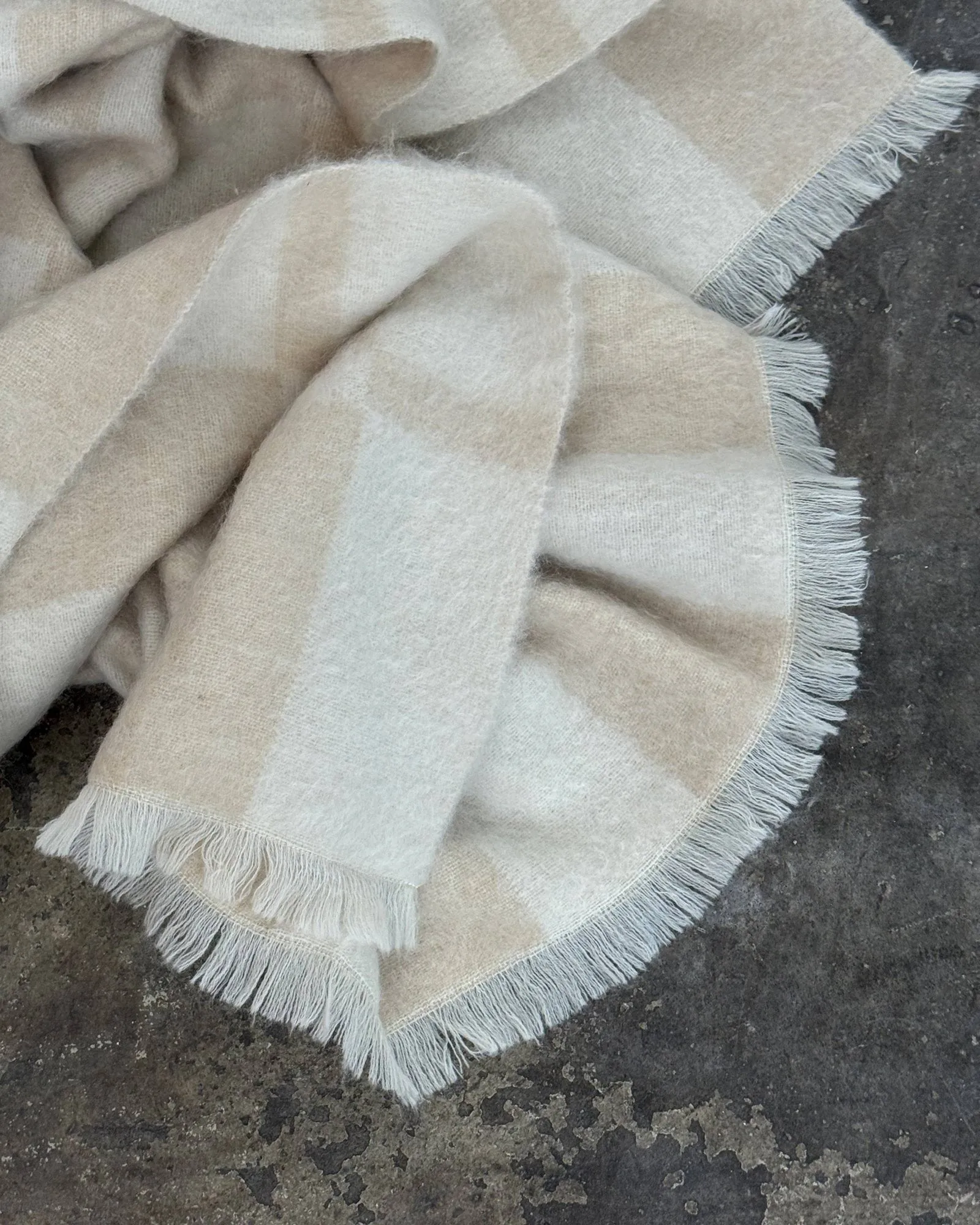 Hallin mohairviltti, Beige-off white, 130×170 cm Tinted