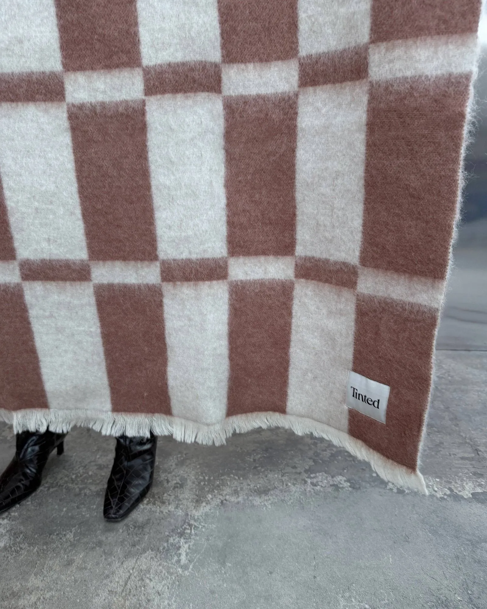 Hallin mohairviltti, Off white-ruoste, 130x170 cm Tinted