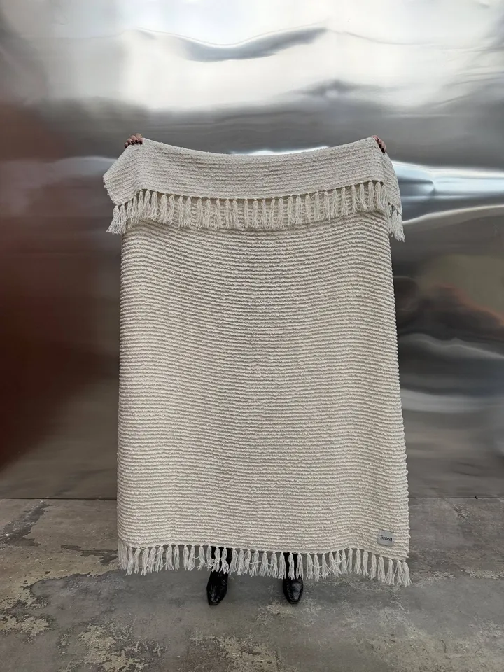 Janzen bouclé viltti - Solid off white-natural, 130x170 cm - Tinted