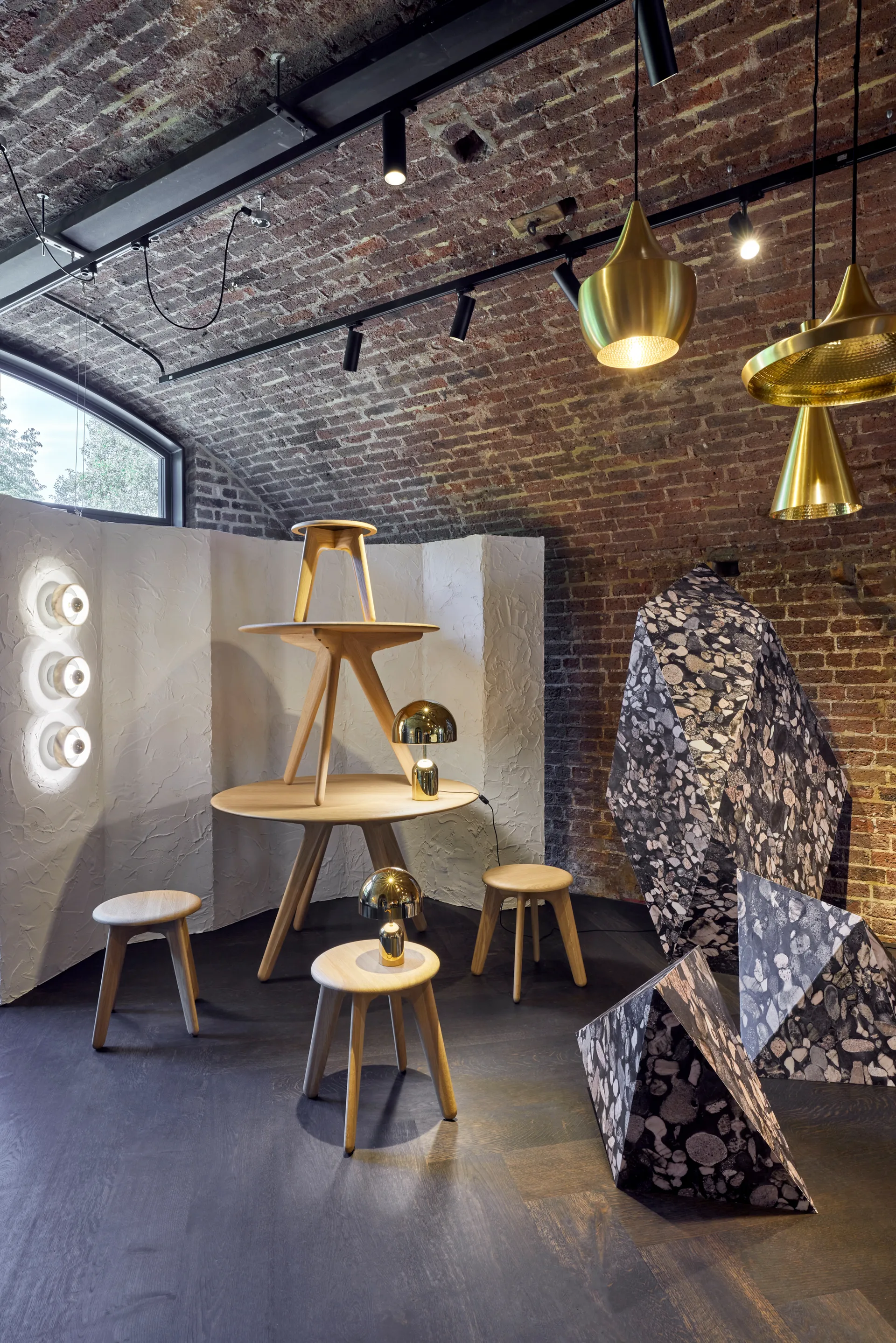 Beat Tall kattolamppu, Messinki Tom Dixon