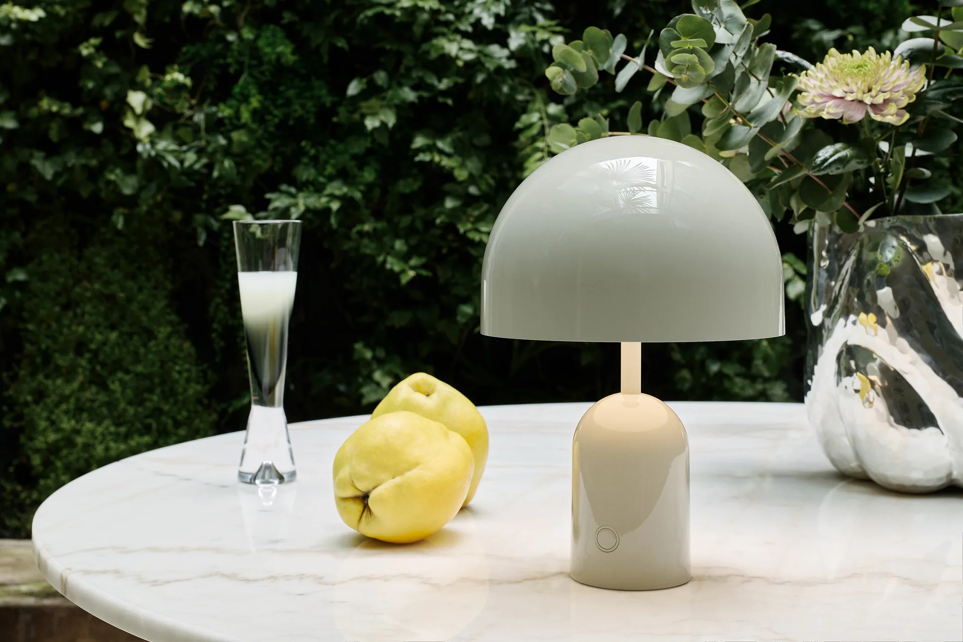 Bell Portable LED -pöytävalaisin 28 cm, Grey Tom Dixon