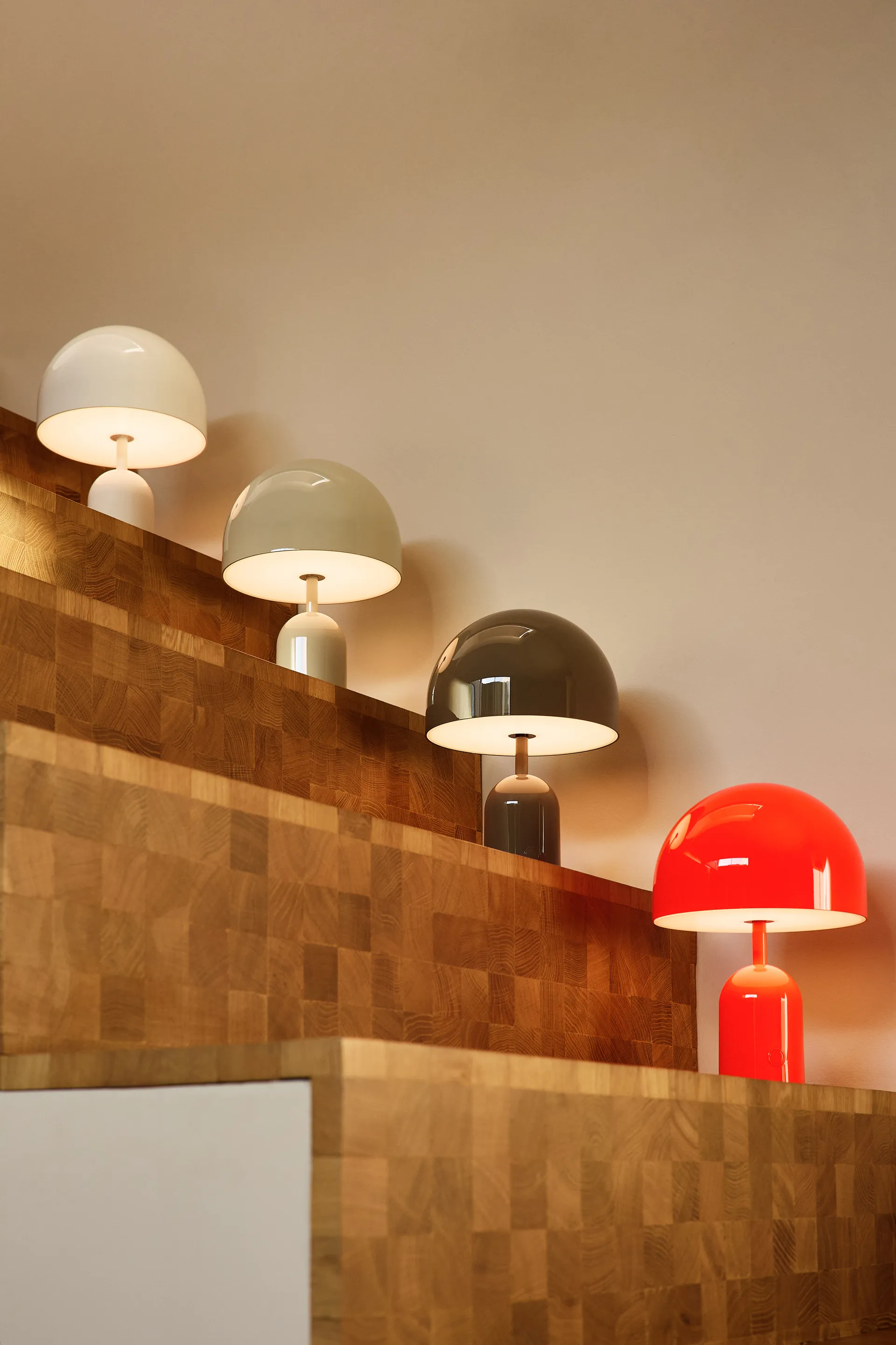 Bell Portable LED -pöytävalaisin 28 cm, Grey Tom Dixon