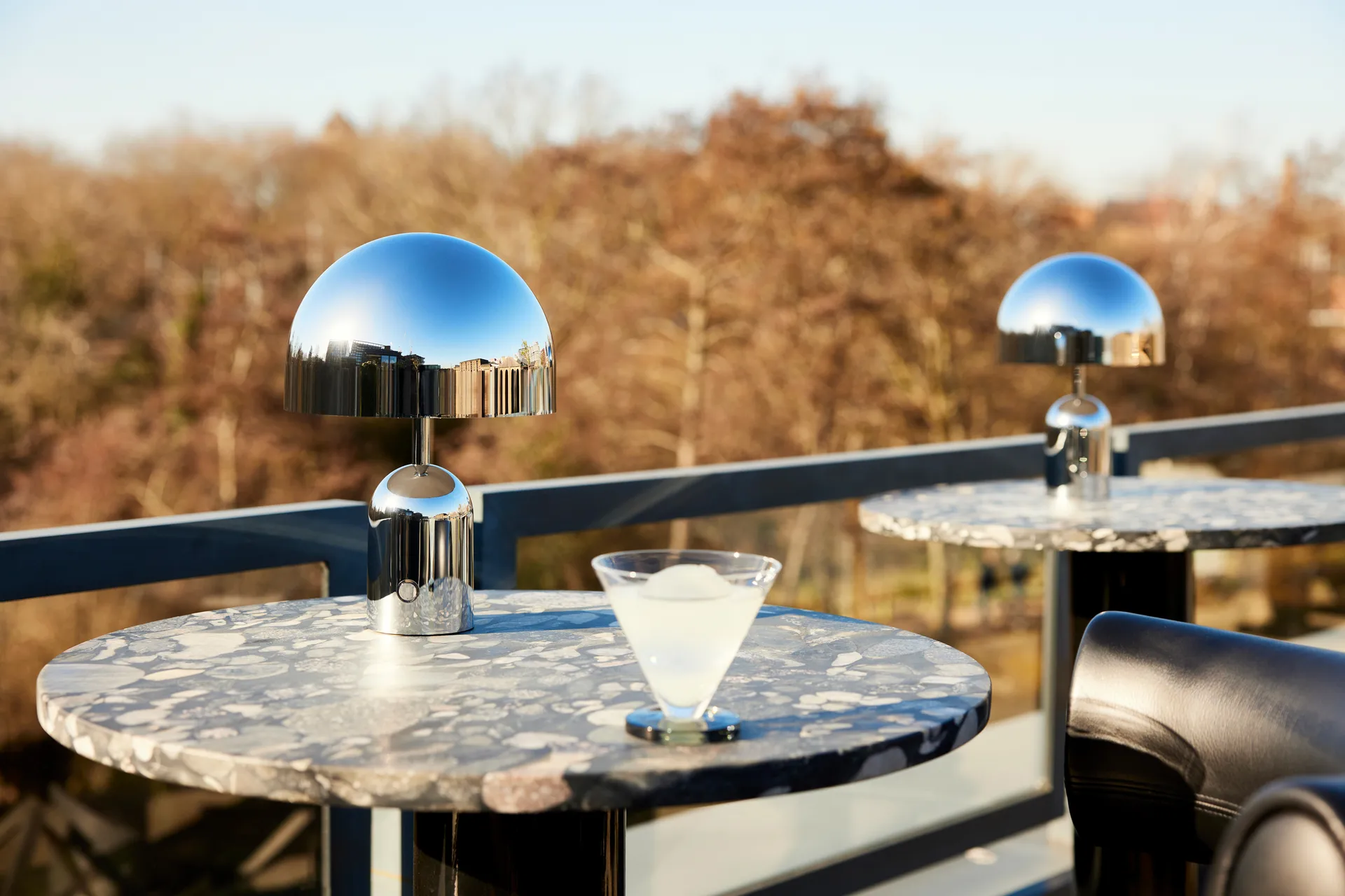 Bell Portable LED -pöytävalaisin 28 cm, Hopea Tom Dixon