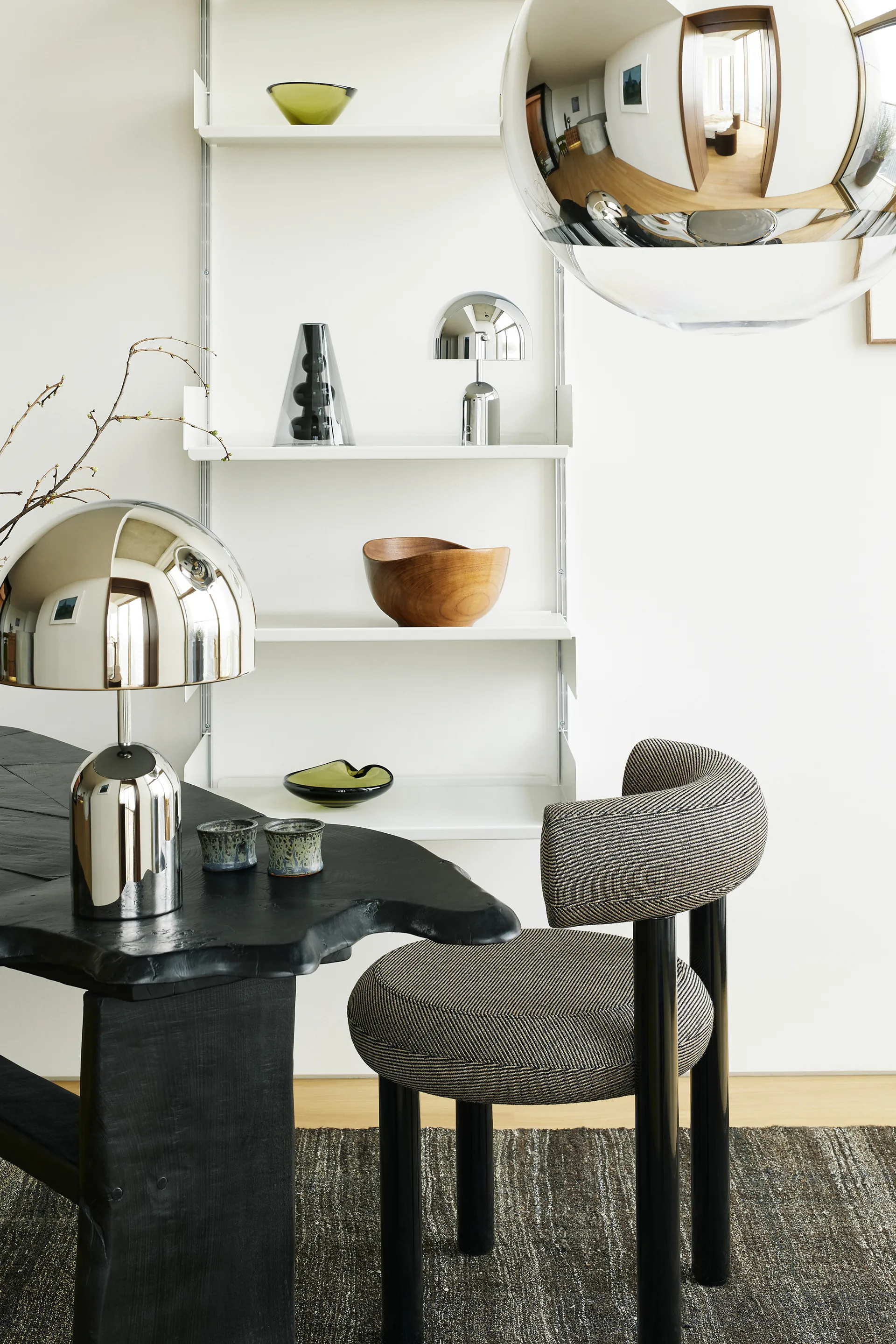 Bell Portable LED -pöytävalaisin 28 cm, Hopea Tom Dixon