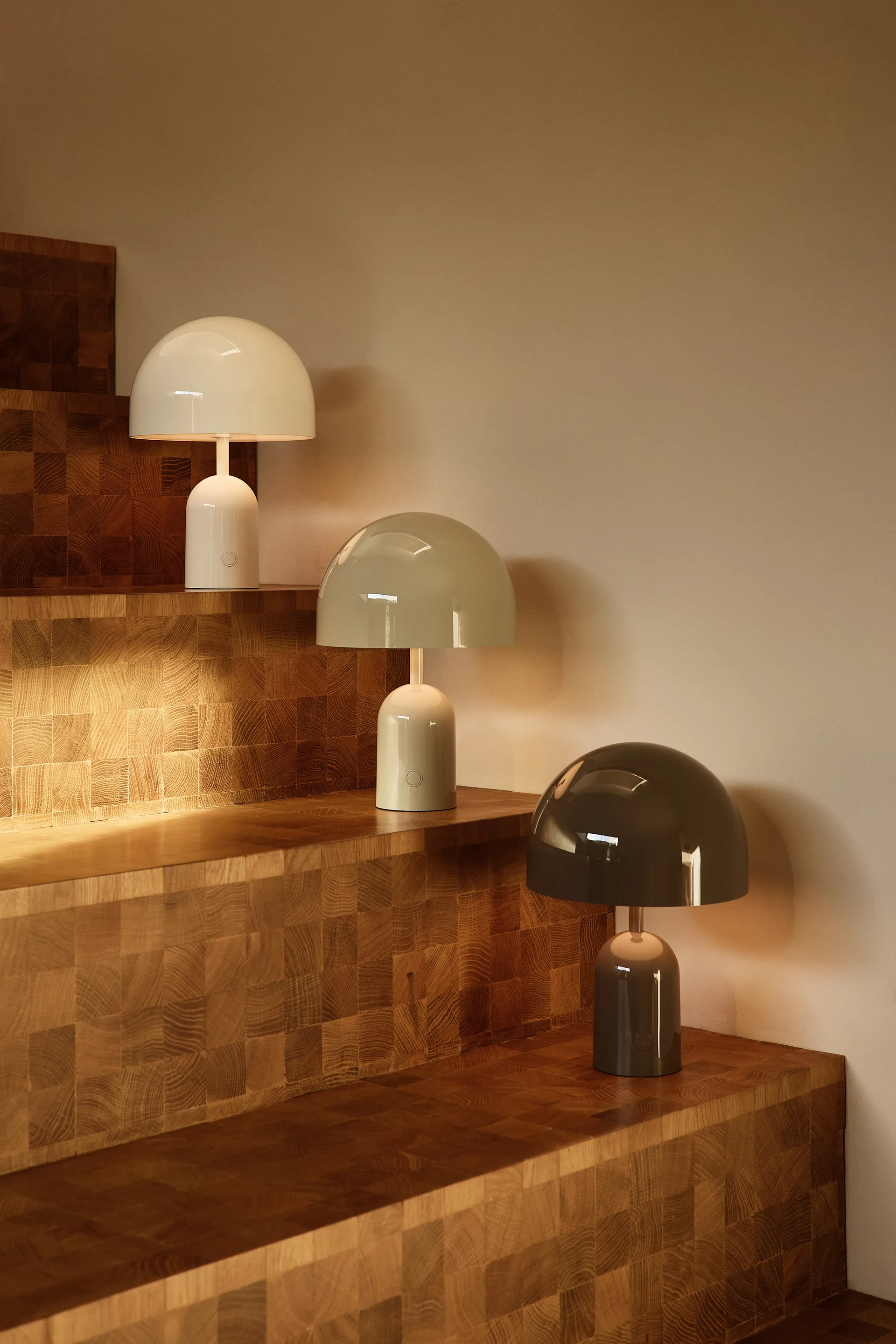 Bell Portable LED -pöytävalaisin 28 cm, Taupe Tom Dixon