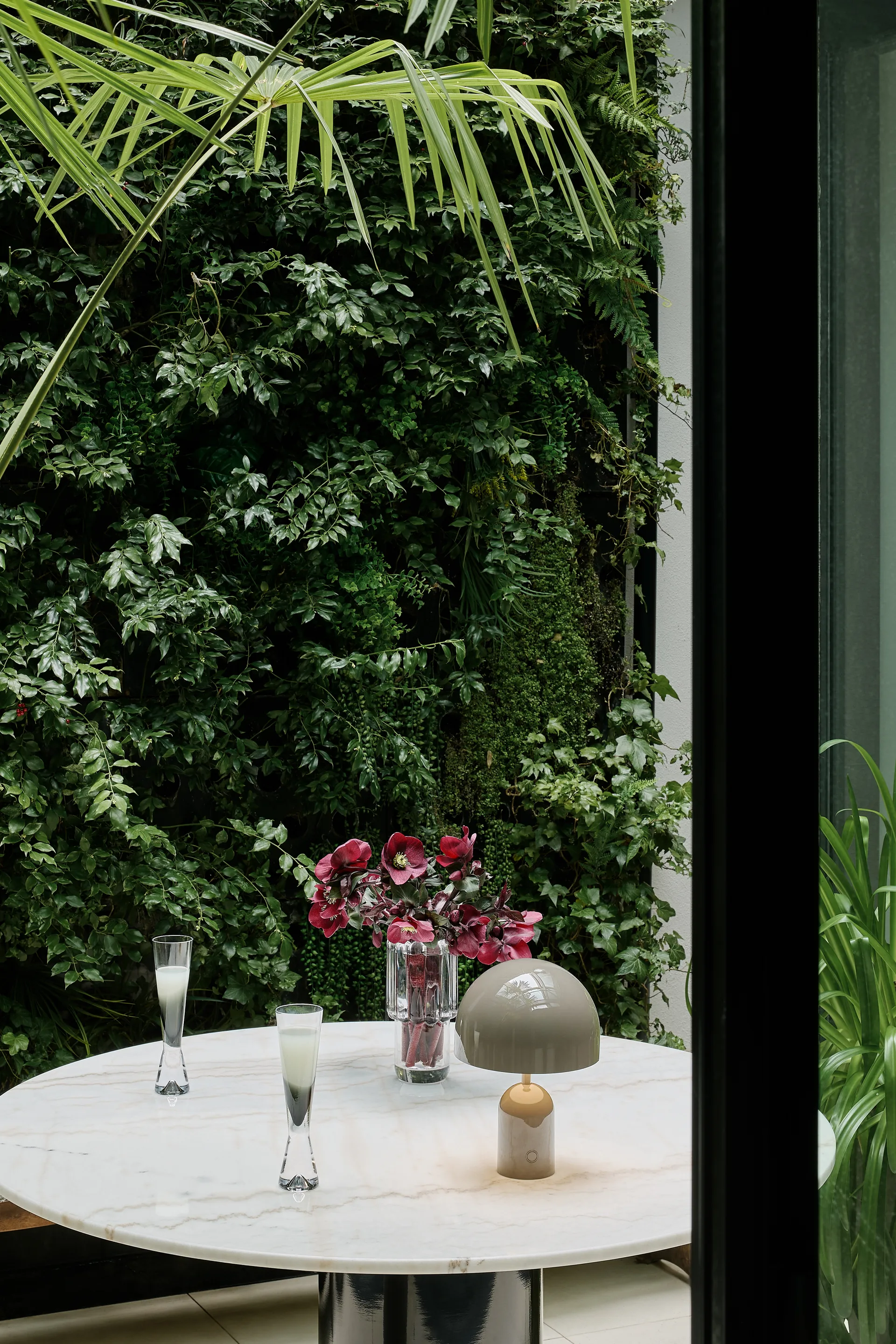 Bell Portable LED -pöytävalaisin 28 cm, Taupe Tom Dixon