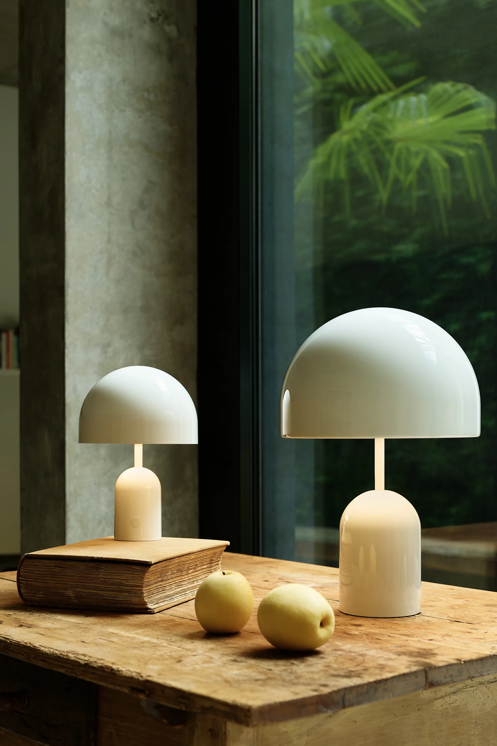 Bell Portable LED -pöytävalaisin 28 cm, White Tom Dixon