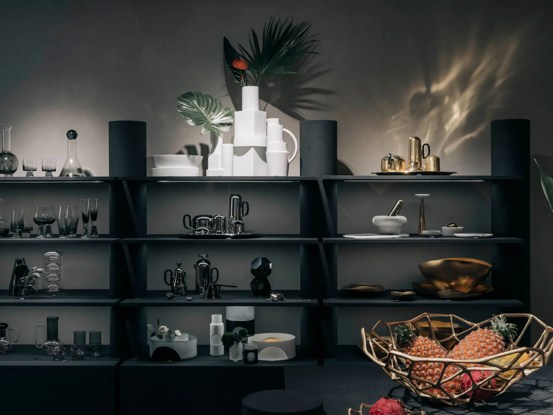 Bone kulho, Messinki, L Tom Dixon