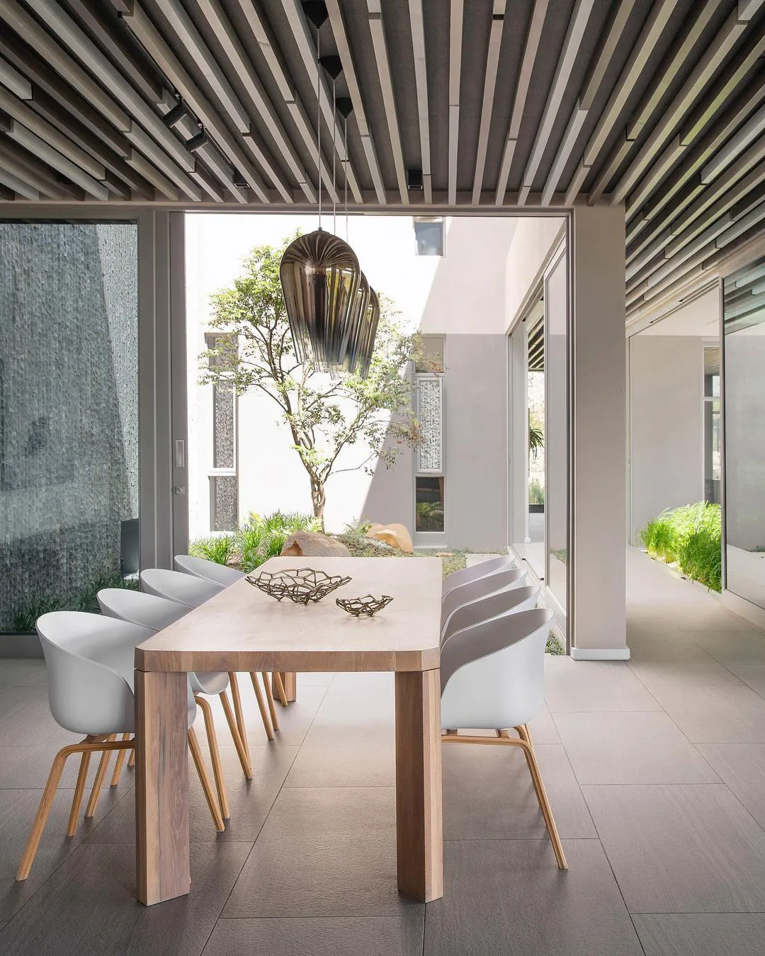 Bone kulho, Messinki, S Tom Dixon