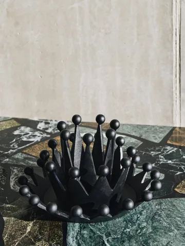 Cast Iron Crown tuikkukuppi - Ø22x4,5 cm - Tom Dixon