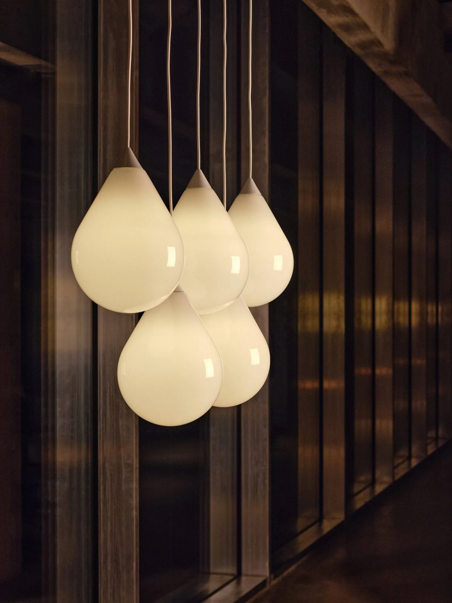 Flare Bead riippuvalaisin, opaali Tom Dixon
