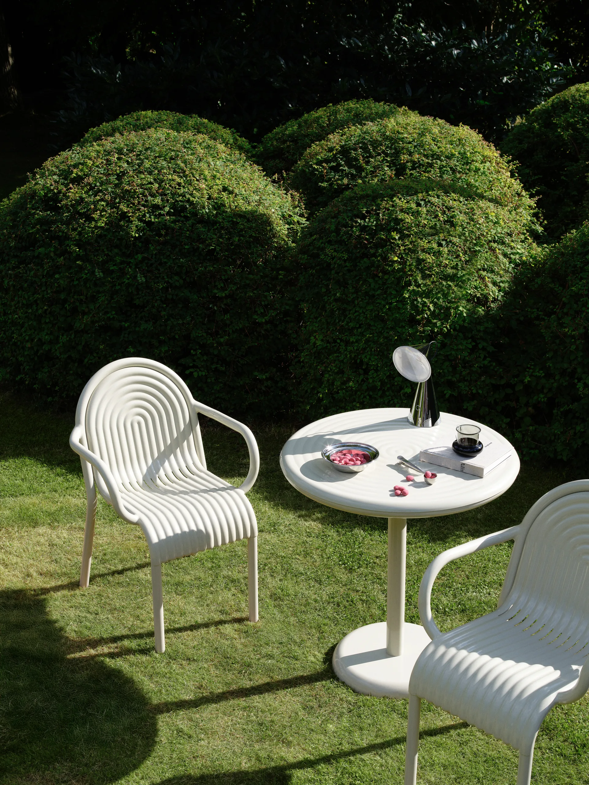 Groove kahvipöytä pyöreä - Putty, Ø70 cm Tom Dixon