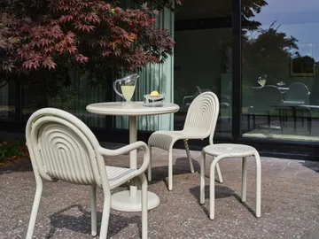 Groove kahvipöytä pyöreä - Putty, Ø70 cm - Tom Dixon