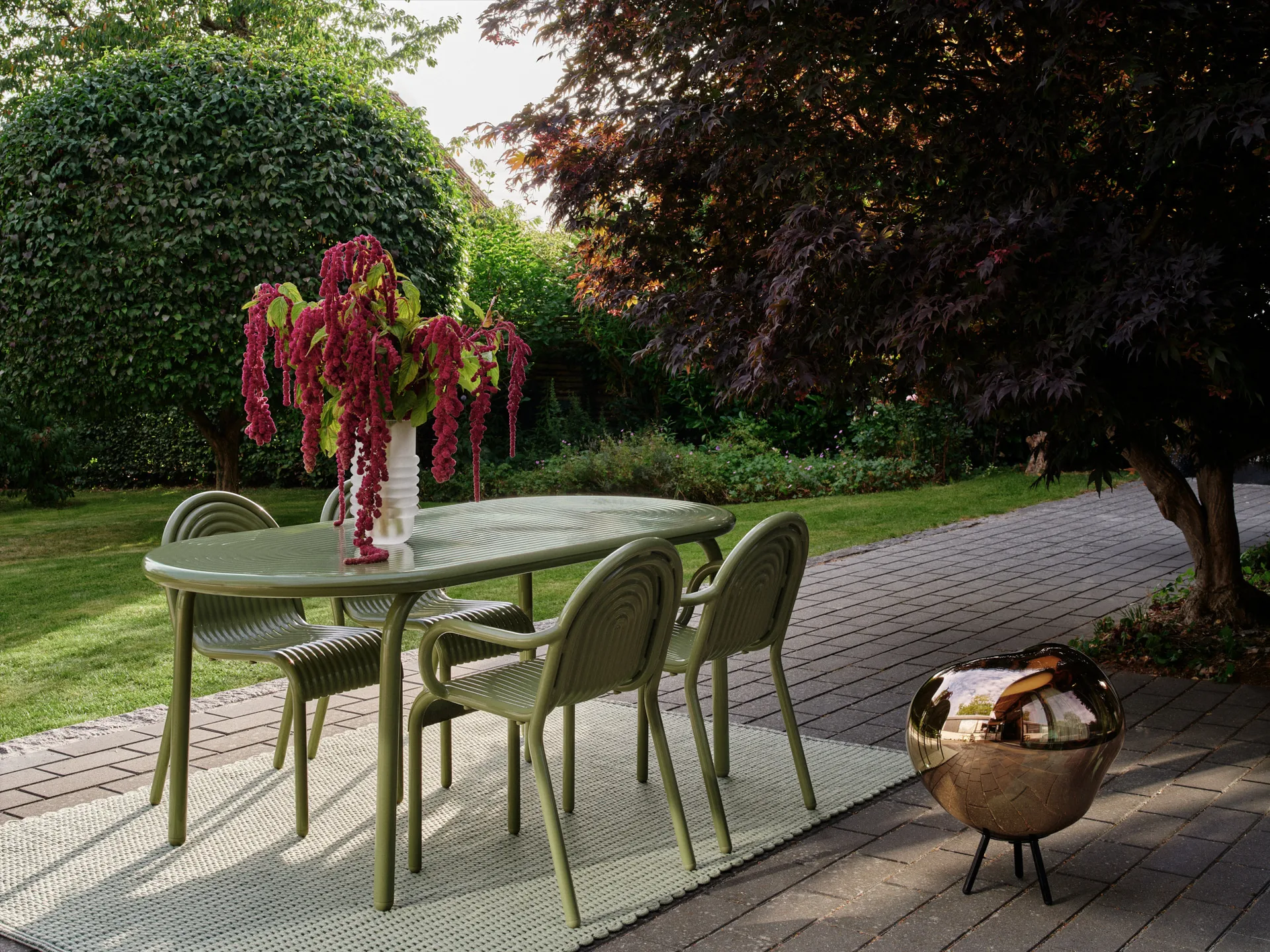 Groove Obround ruokapöytä - Moss, 86 x 186 cm Tom Dixon