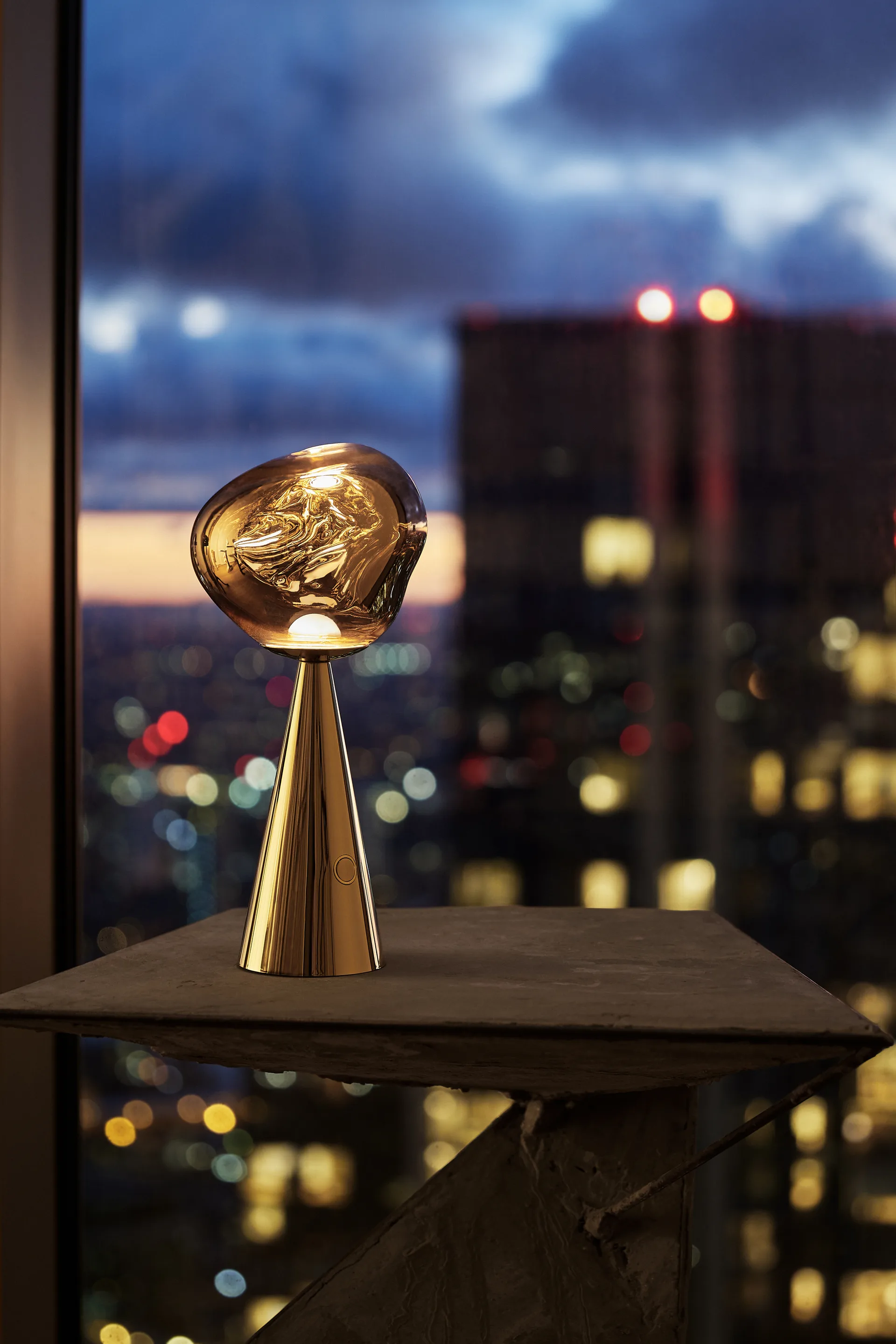 Melt Portable pöytävalaisin, Gold Tom Dixon