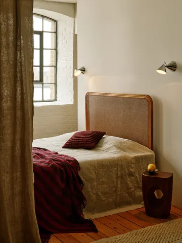 Pose Surface seinälamppu - Hopea - Tom Dixon