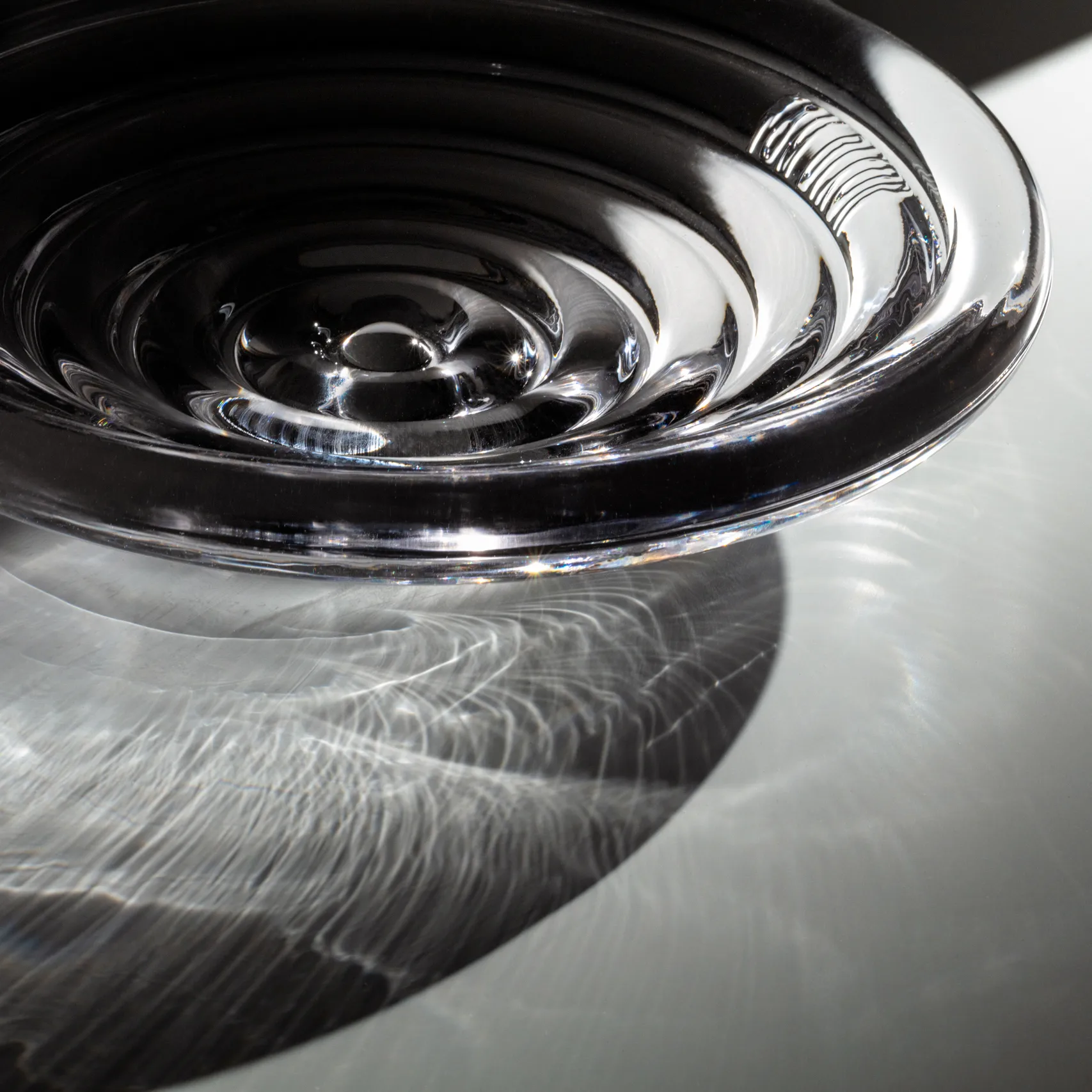 Press kulho keskikoko, Kirkas Tom Dixon