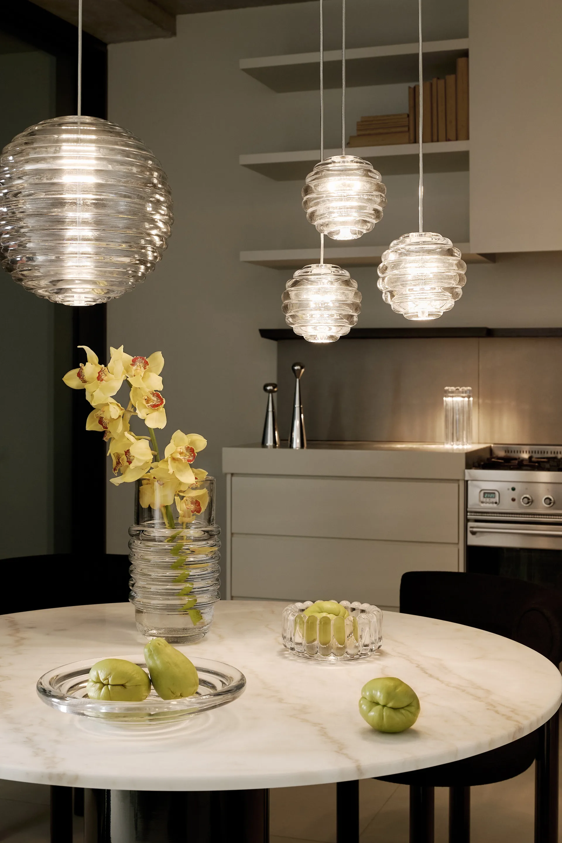 Press Sphere -riippuvalaisin LED Ø30 cm, Selkeä Tom Dixon