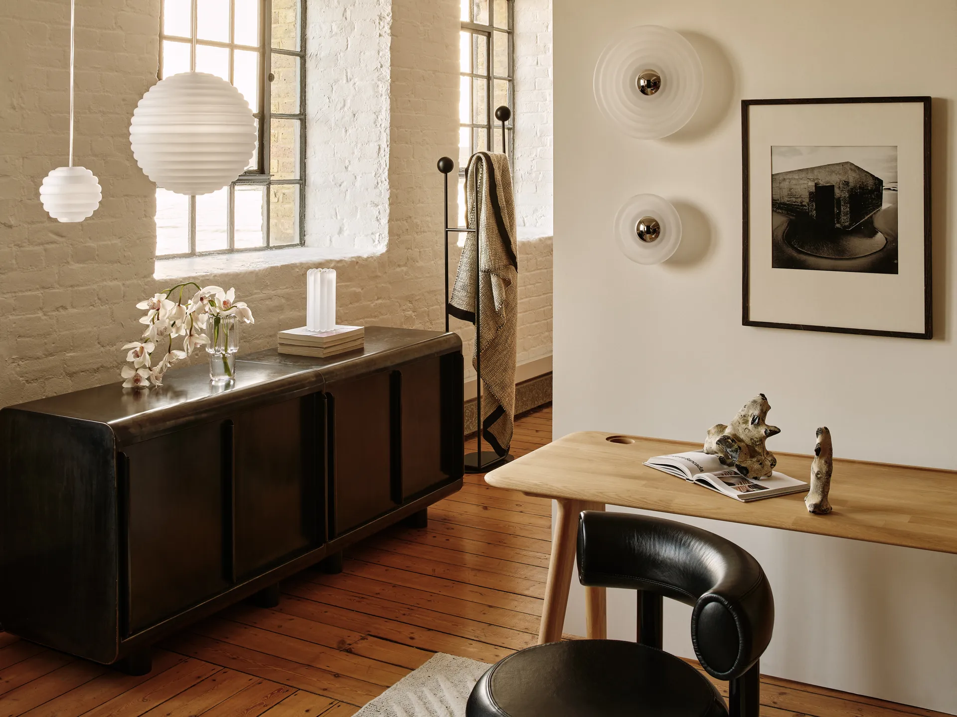 Press Surface seinälamppu large LED 35 cm, Frosted --> Frosted Tom Dixon