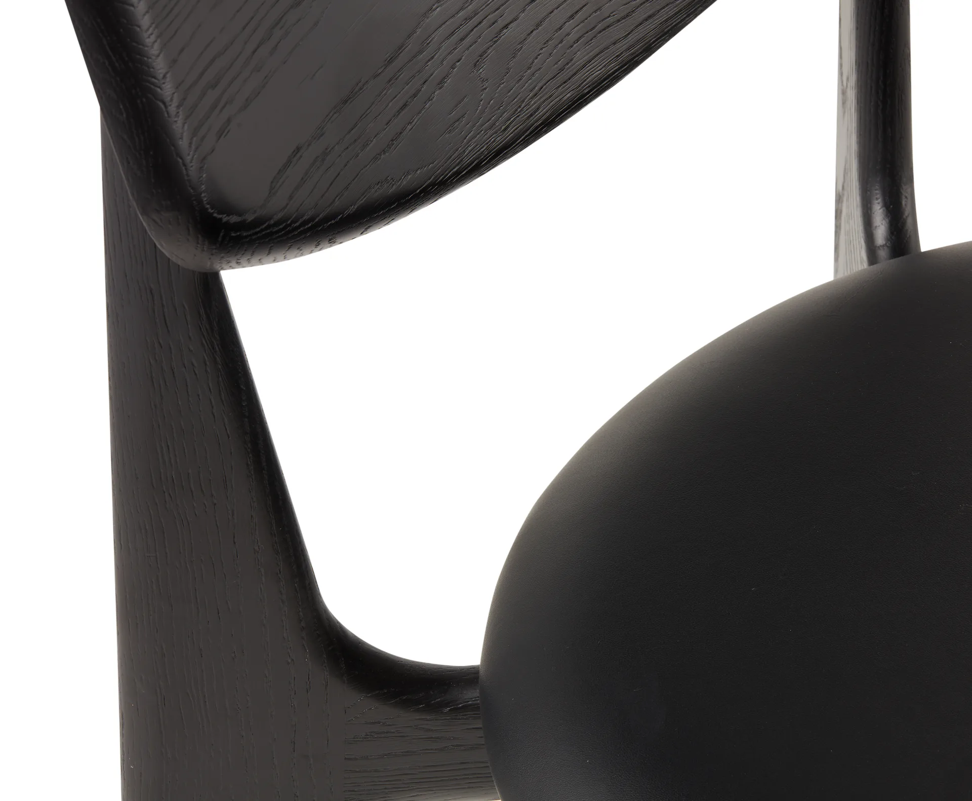 Slab ruokatuoli verhoiltu istuin, Black oak-black leather Tom Dixon