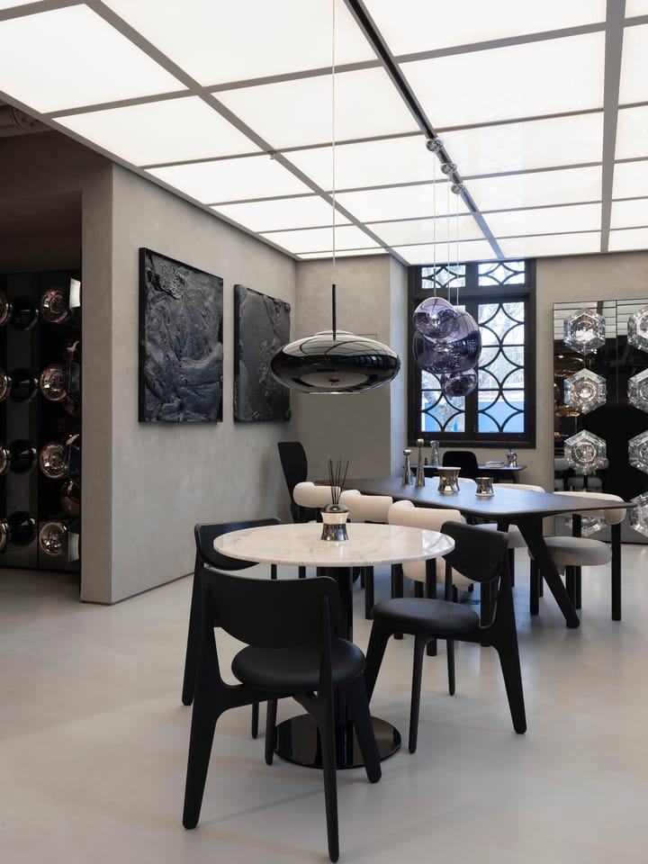 Slab ruokatuoli verhoiltu istuin, Black oak-black leather Tom Dixon