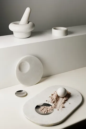 Stone tarjoilualusta Ø22 cm - White marble-silver - Tom Dixon
