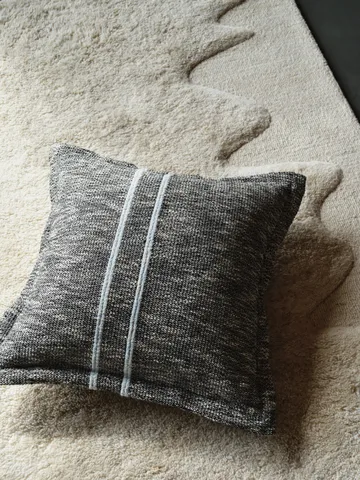 Track koristetyyny - Black, 56x56 cm - Tom Dixon