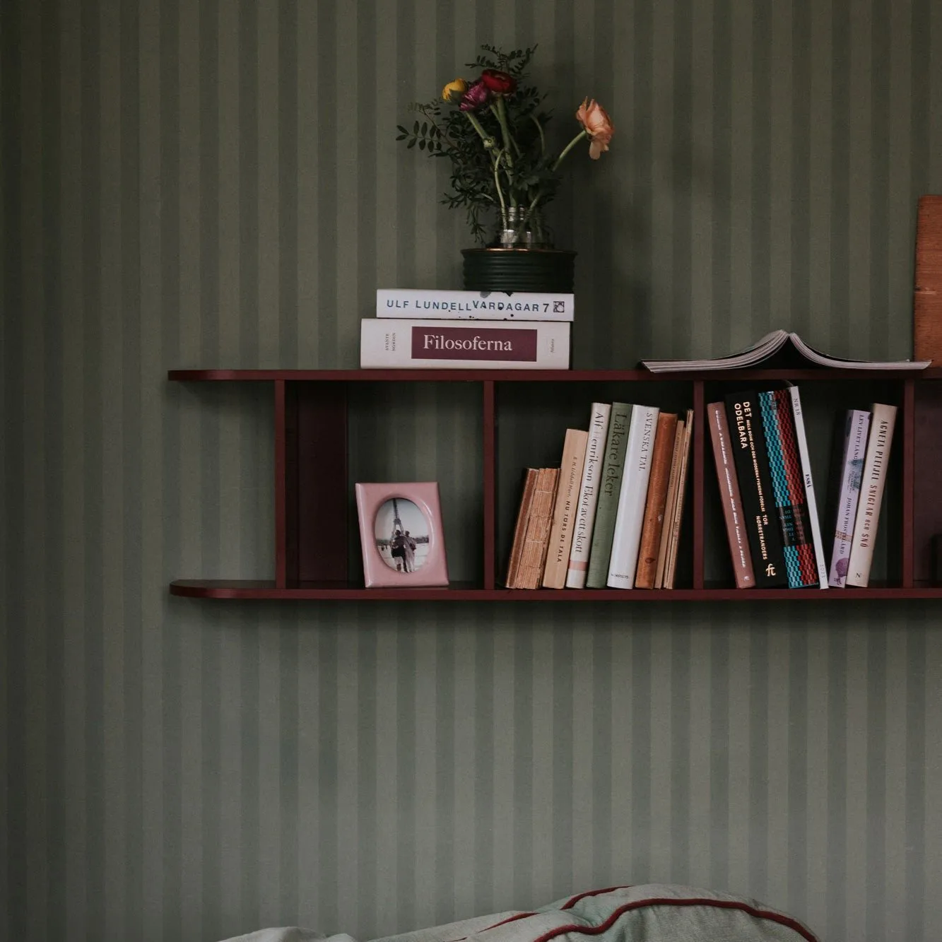 Flaneaur seinähylly 27x128 cm, Burgundy TÔNN furniture