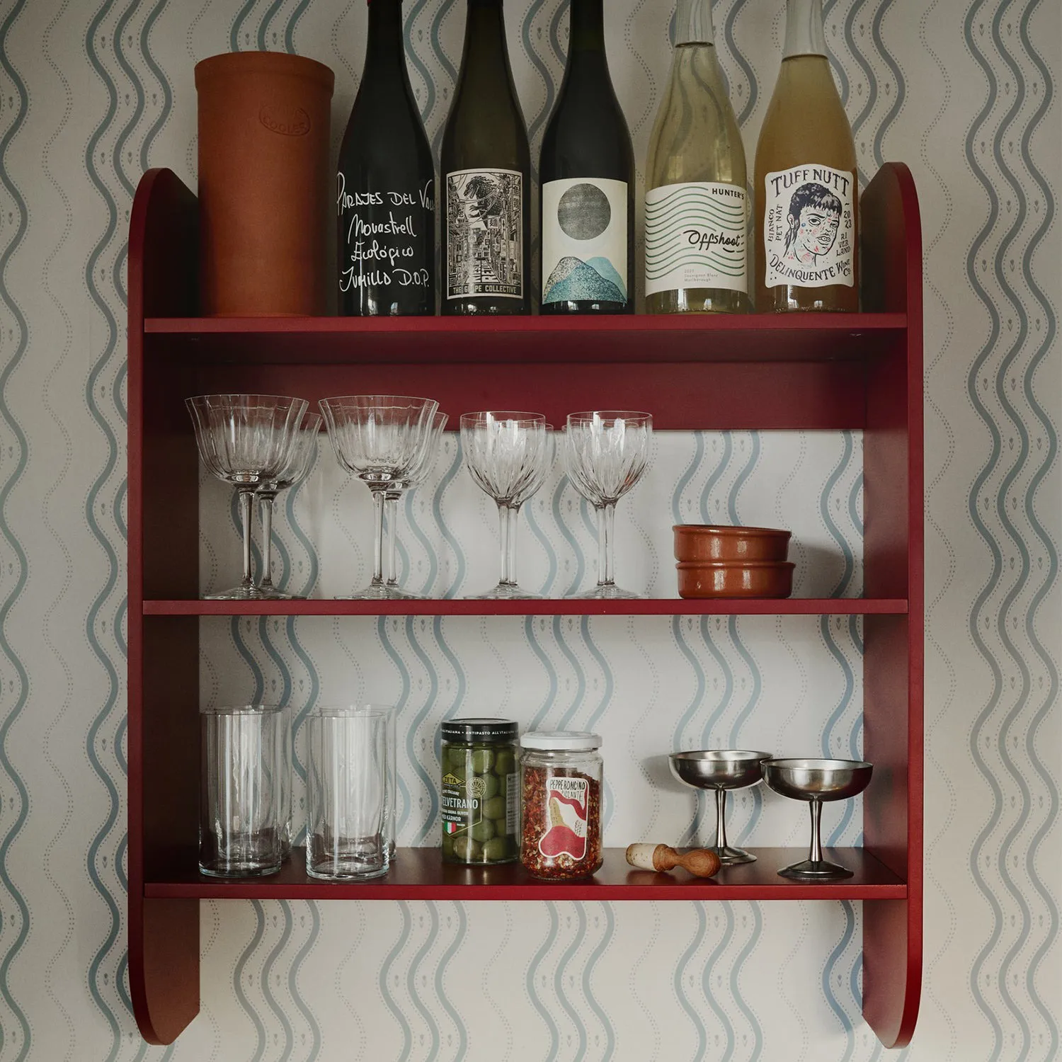 Strapats seinähylly 62x73,6 cm, Burgundy TÔNN furniture