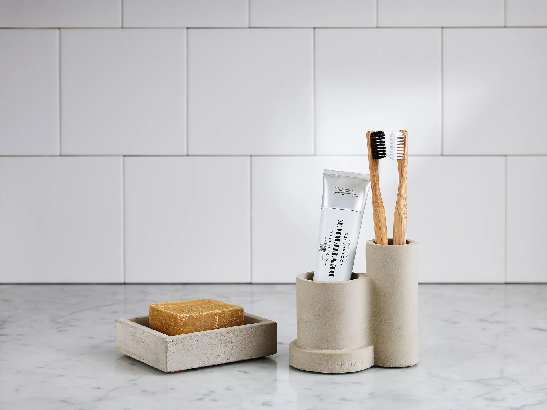 Smile hammasharjapidike 7,5x11 cm, Harmaa Tove Adman