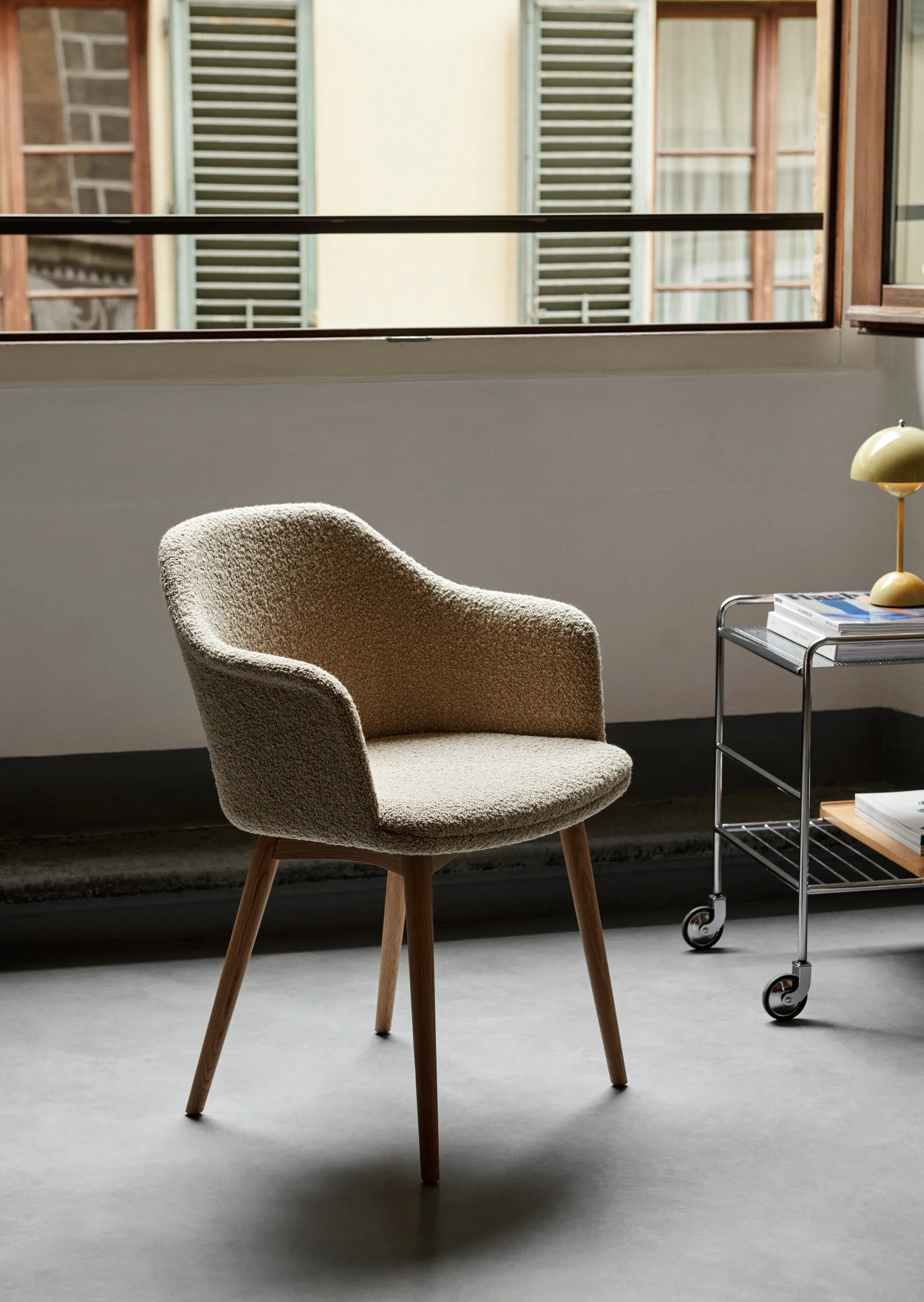 Alima säilytysvaunu lakattu tammi, Chrome & lacquered oak &Tradition