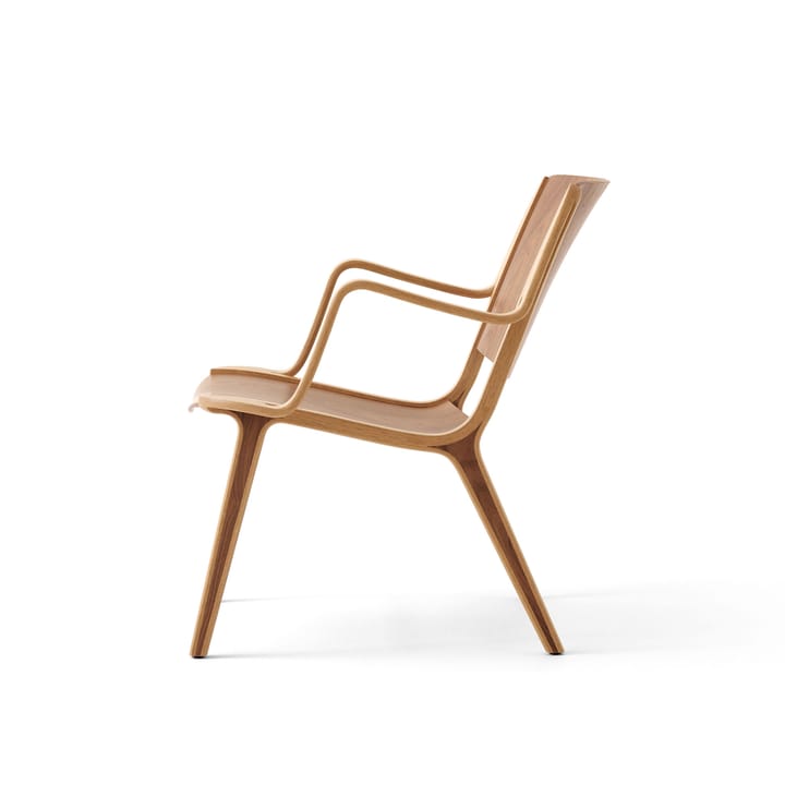 AX HM11 Lounge Chair käsinojilla - Walnut-oak - &Tradition