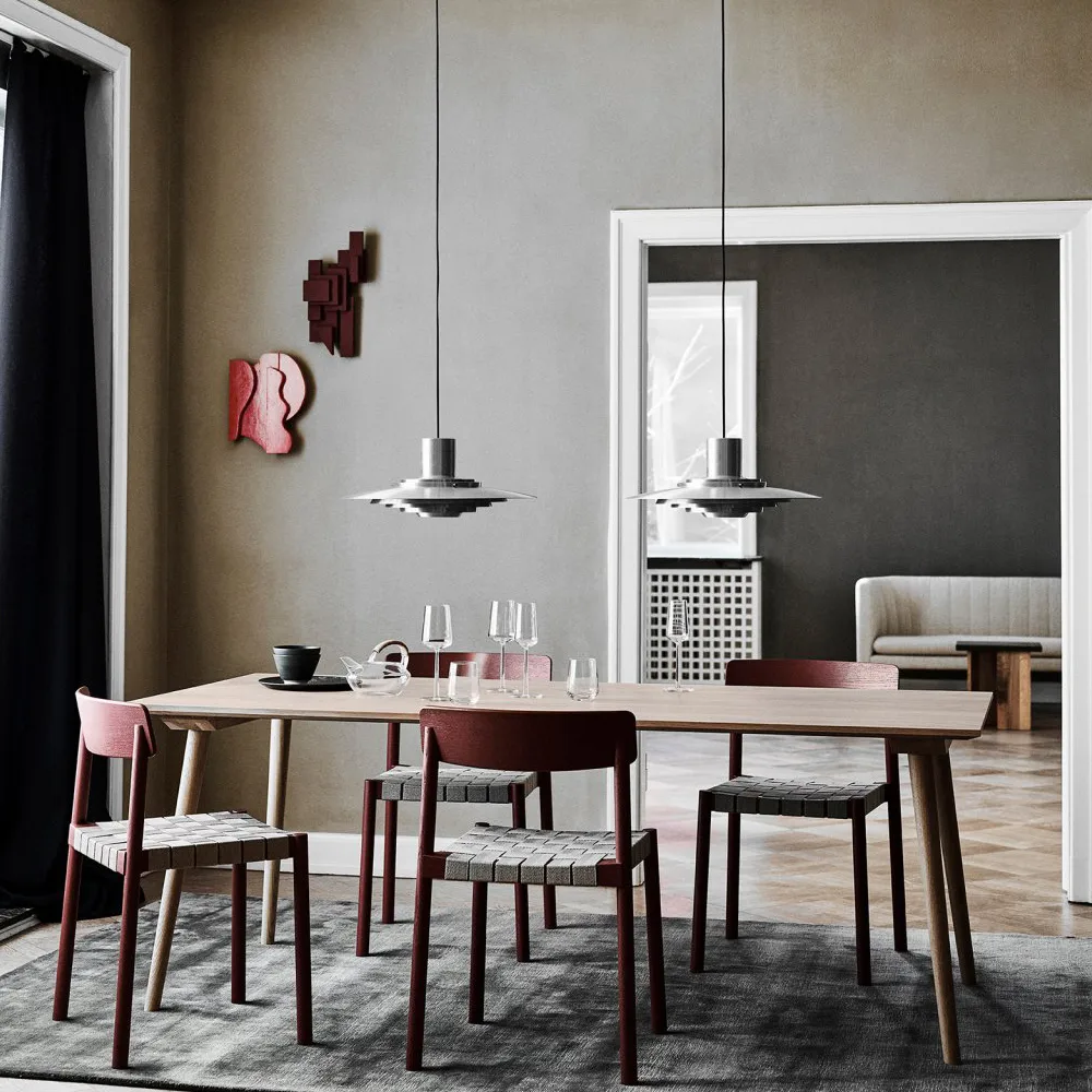 Betty TK1 tuoli, Black, musta punottu pellavanauhaistuinosa &Tradition