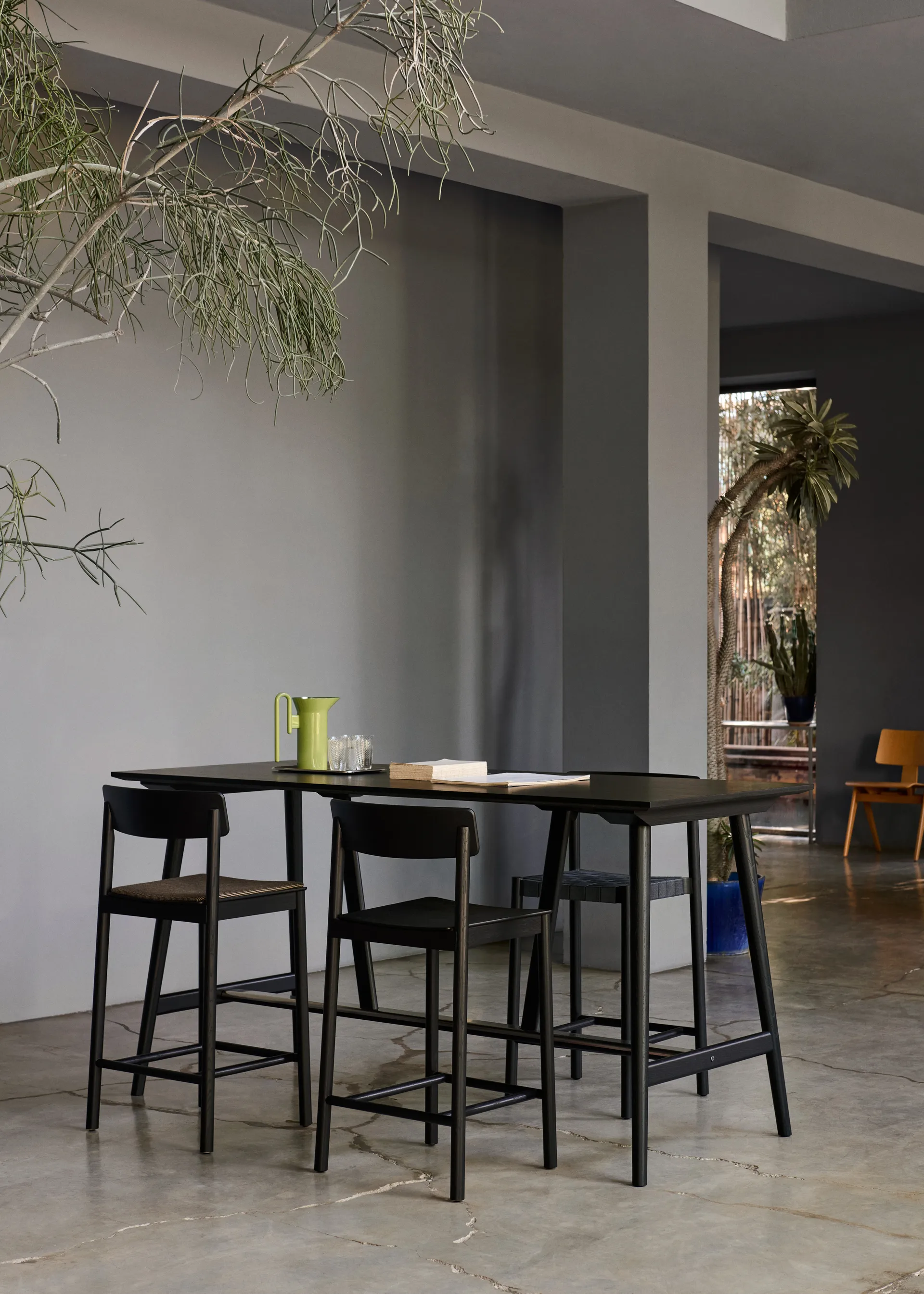 Betty TK13 Counter Chair baarituoli 65 cm, Savutammi &Tradition