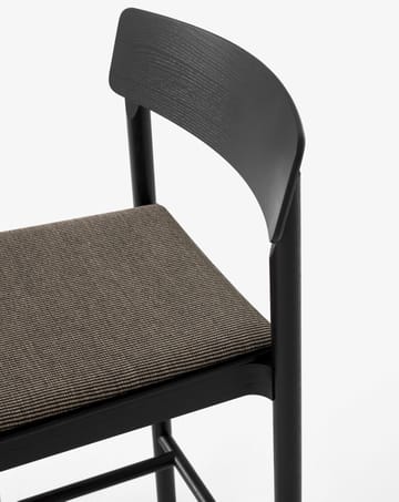 Betty TK14 Counter Chair baarituoli 65 cm - Fuse 0351-mustalakattu saarni - &Tradition