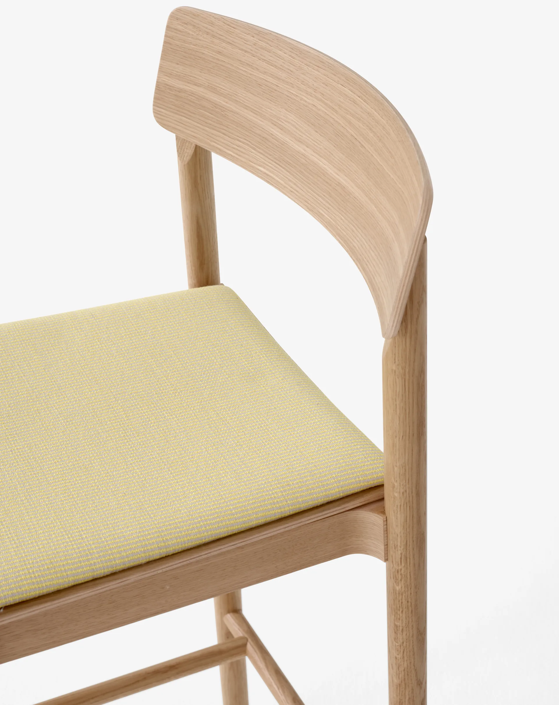 Betty TK17 Bar Chair baarituoli 75 cm, Fuse 0421-lakattu tammi &Tradition