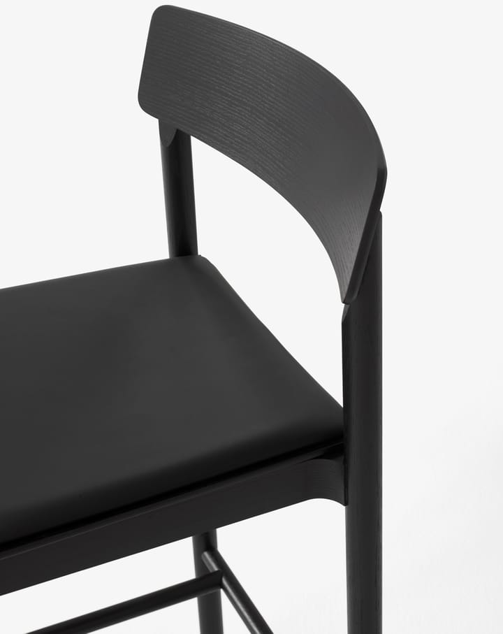 Betty TK17 Bar Chair baarituoli 75 cm, Noble musta nahka-mustalakattu saarni &Tradition