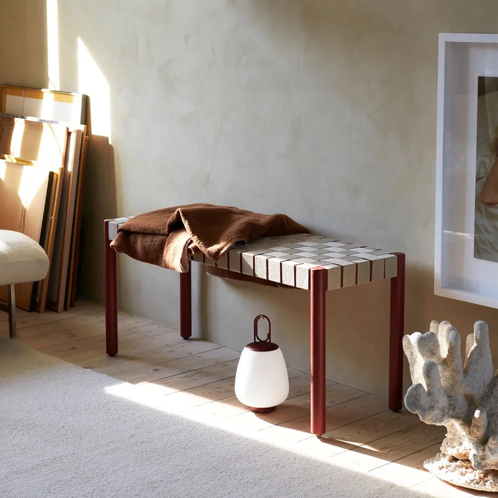 Betty TK4 -penkki, Maroon, luonnonpunottu pellavanauhaistuinosa &Tradition