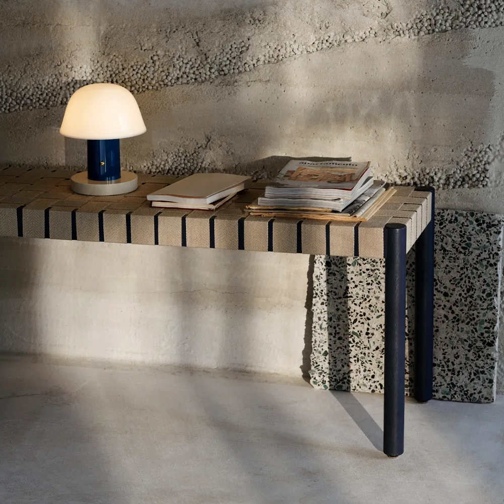 Betty TK4 -penkki, Maroon, luonnonpunottu pellavanauhaistuinosa &Tradition