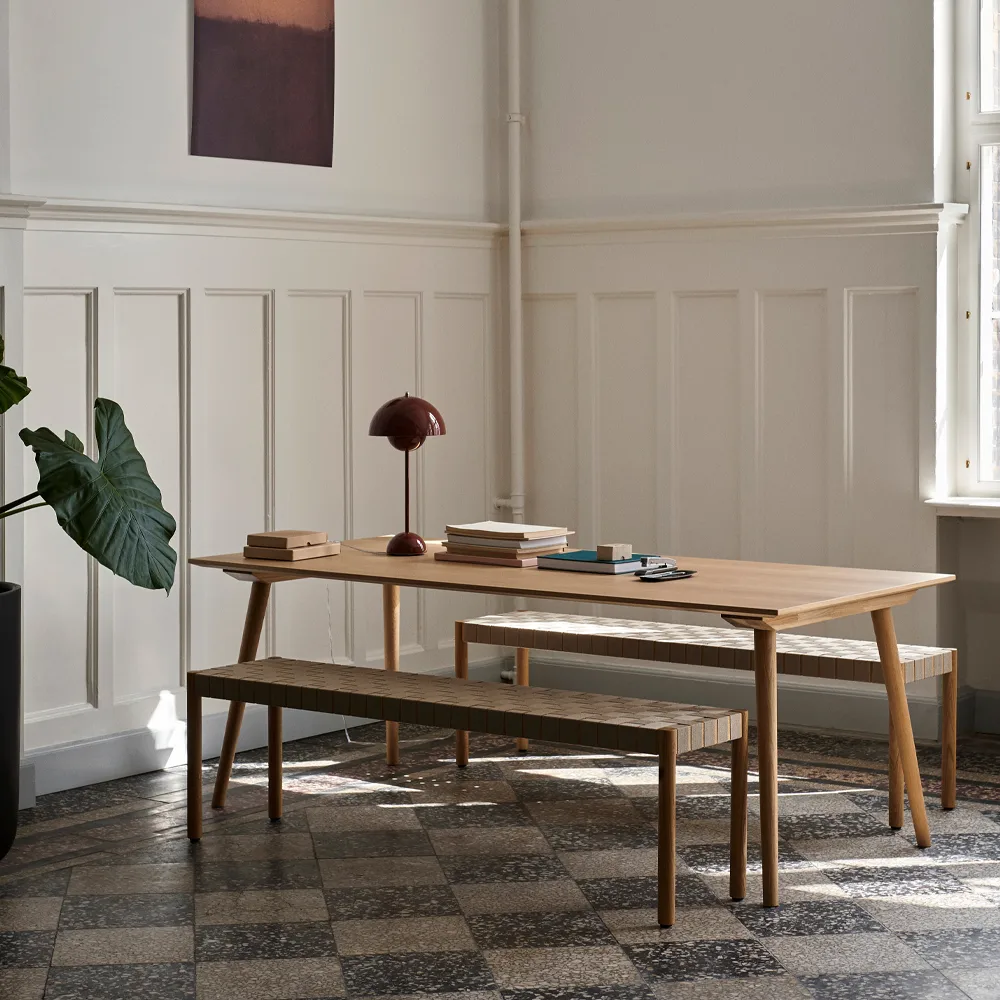 Betty TK5 -penkki, Black, luonnonpunottu pellavanauhaistuinosa &Tradition