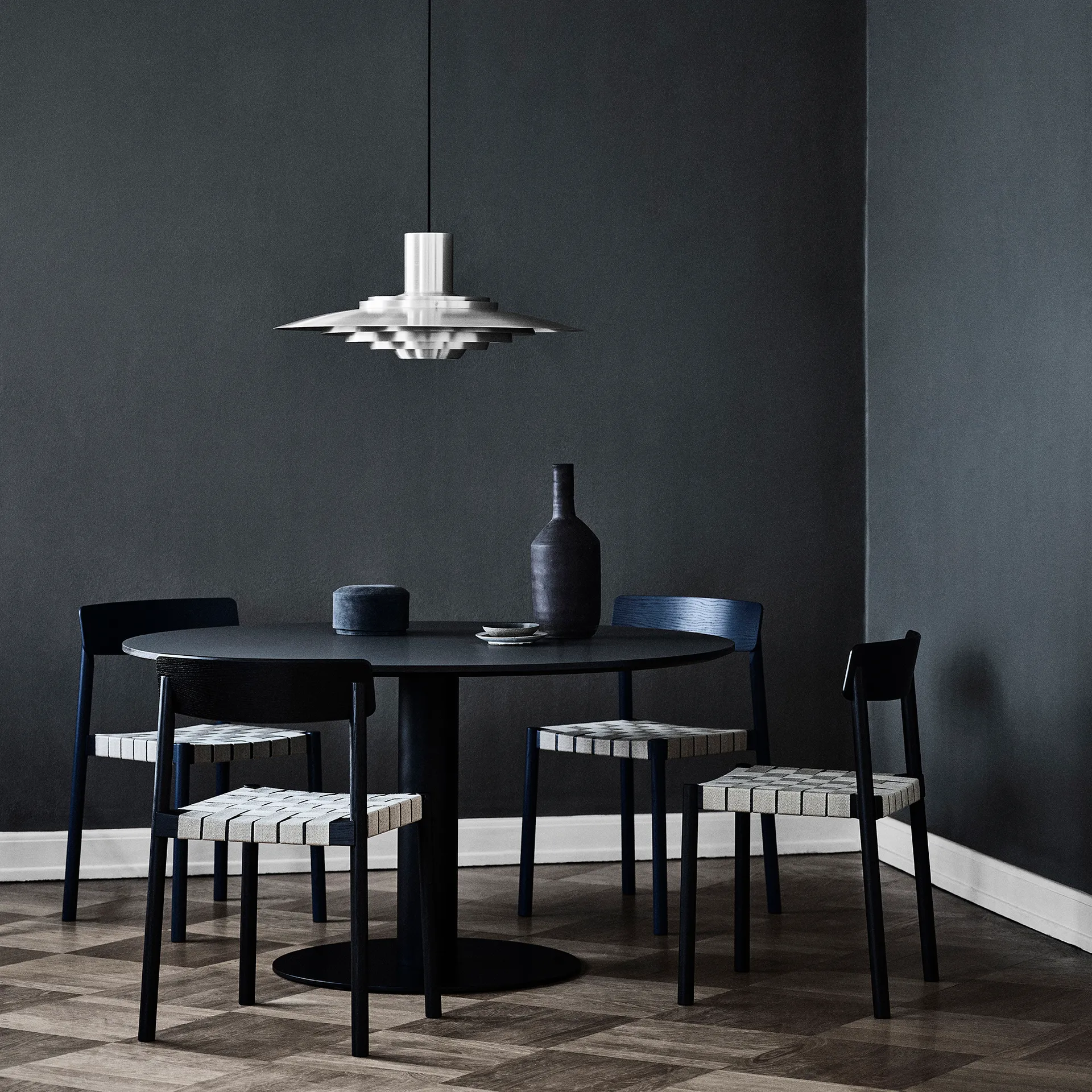 Betty tuoli TK1, Musta &Tradition