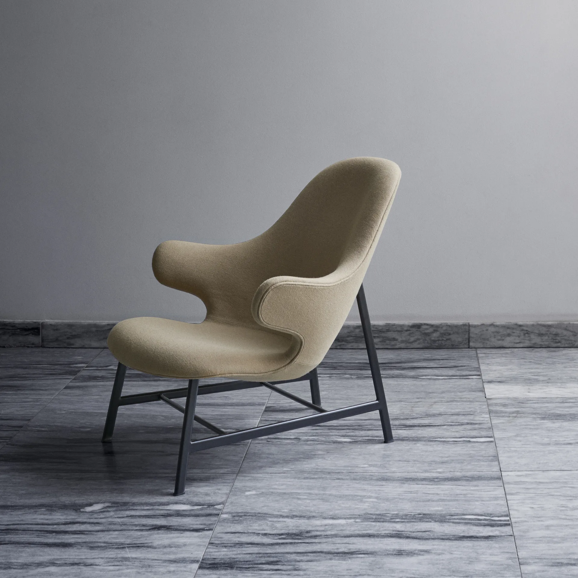 Catch JH13 -loungenojatuoli, Steelcut 615-mustat teräsjalat &Tradition