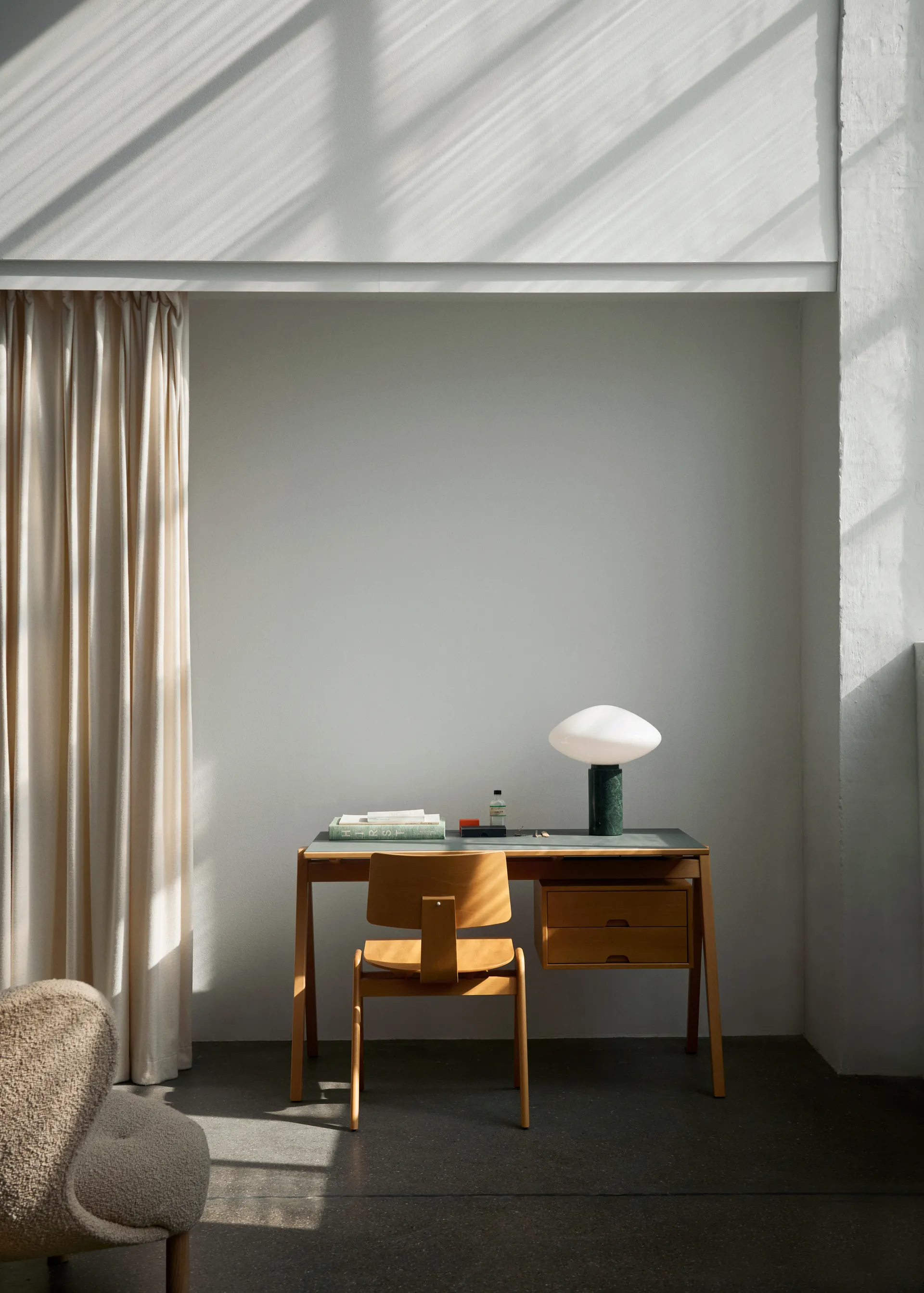 Daystak RD2 ruokapöytä 122x71x61 cm, Honey -nano laminate &Tradition