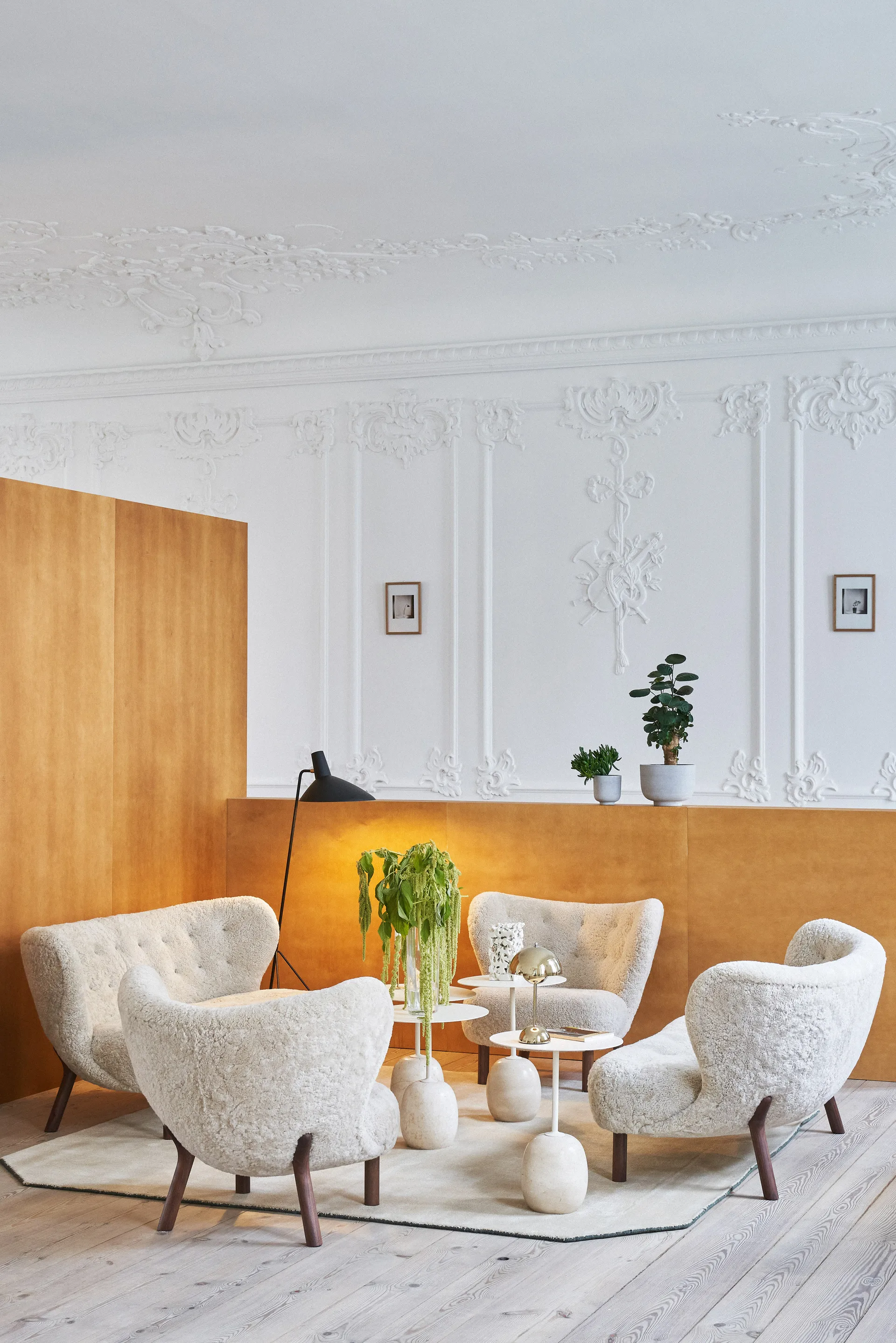 Flowerpot kannettava pöytävalaisin VP9, Brass &Tradition