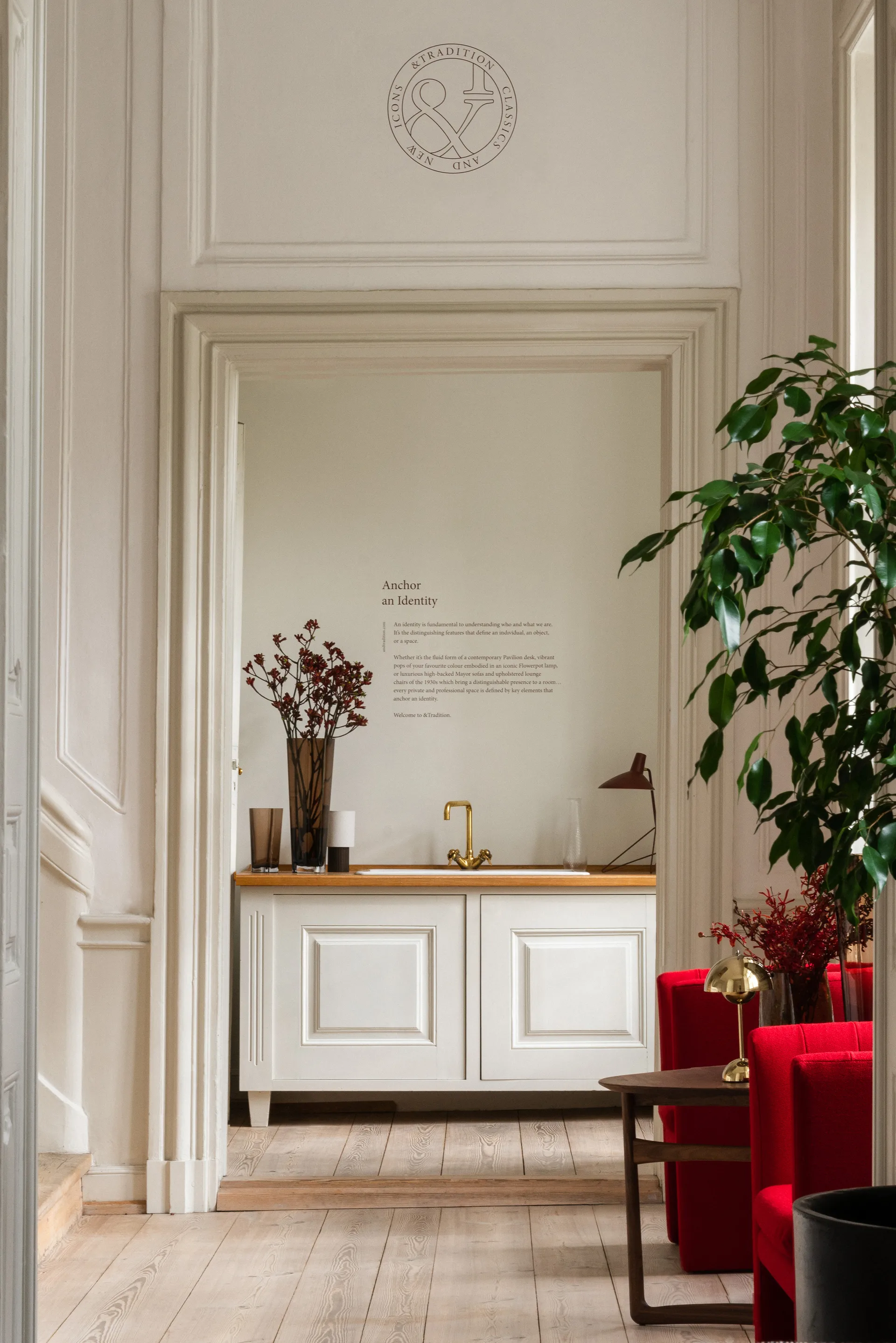 Flowerpot kannettava pöytävalaisin VP9, Brass &Tradition