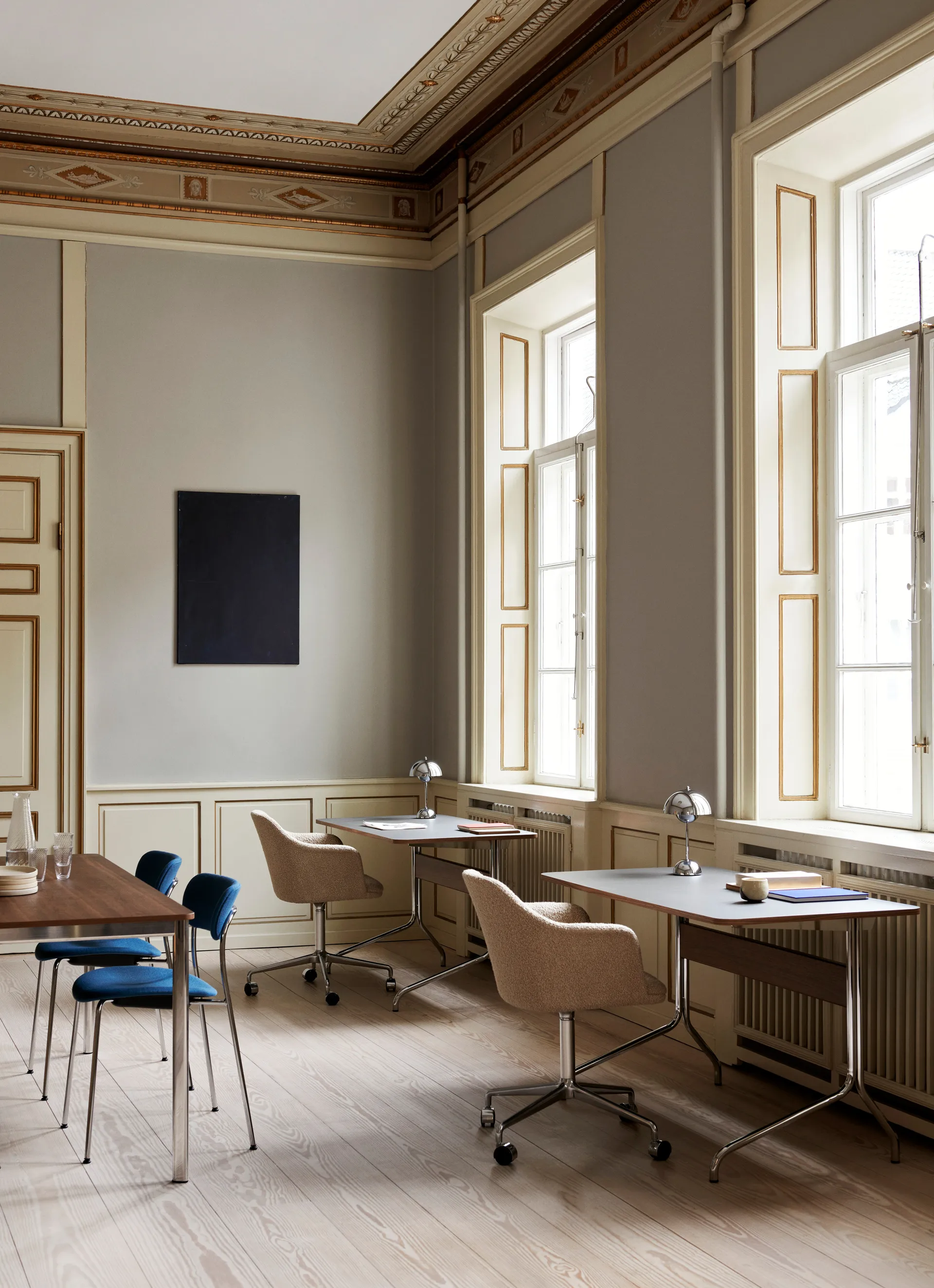 Flowerpot kannettava pöytävalaisin VP9, Chrome &Tradition