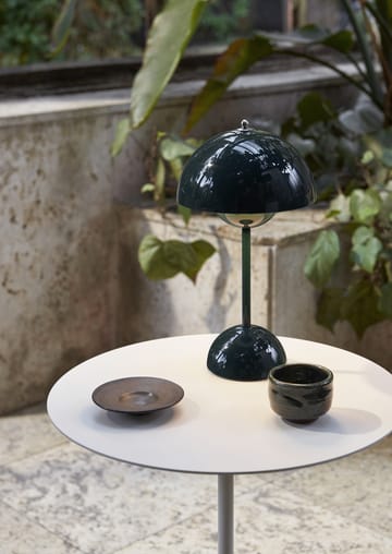 Flowerpot kannettava pöytävalaisin VP9 - Dark green - &Tradition