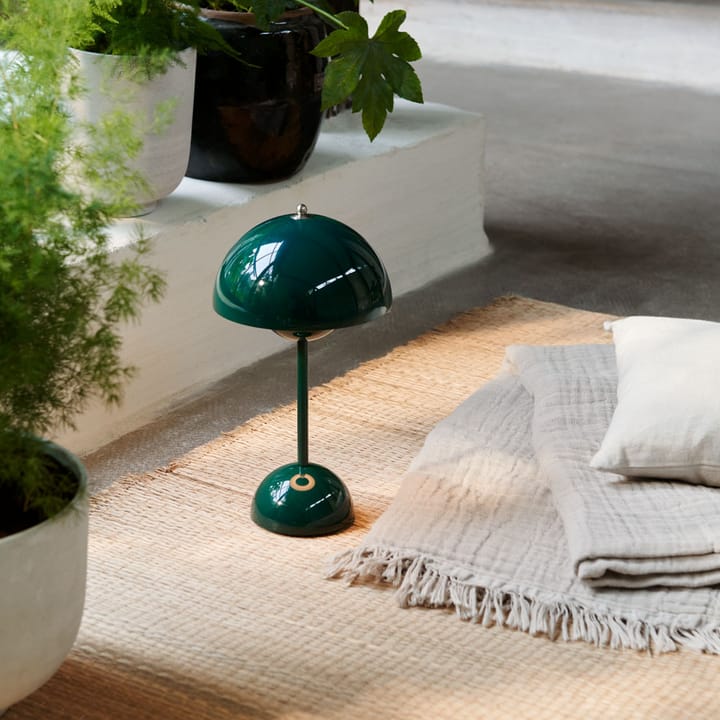 Flowerpot kannettava pöytävalaisin VP9, Dark green &Tradition